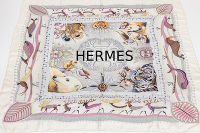 Image HERMES carree, ´La Vie du Grand Nord´ , 100% silk, signed by Aline Honoré in Jahr 2004, ...