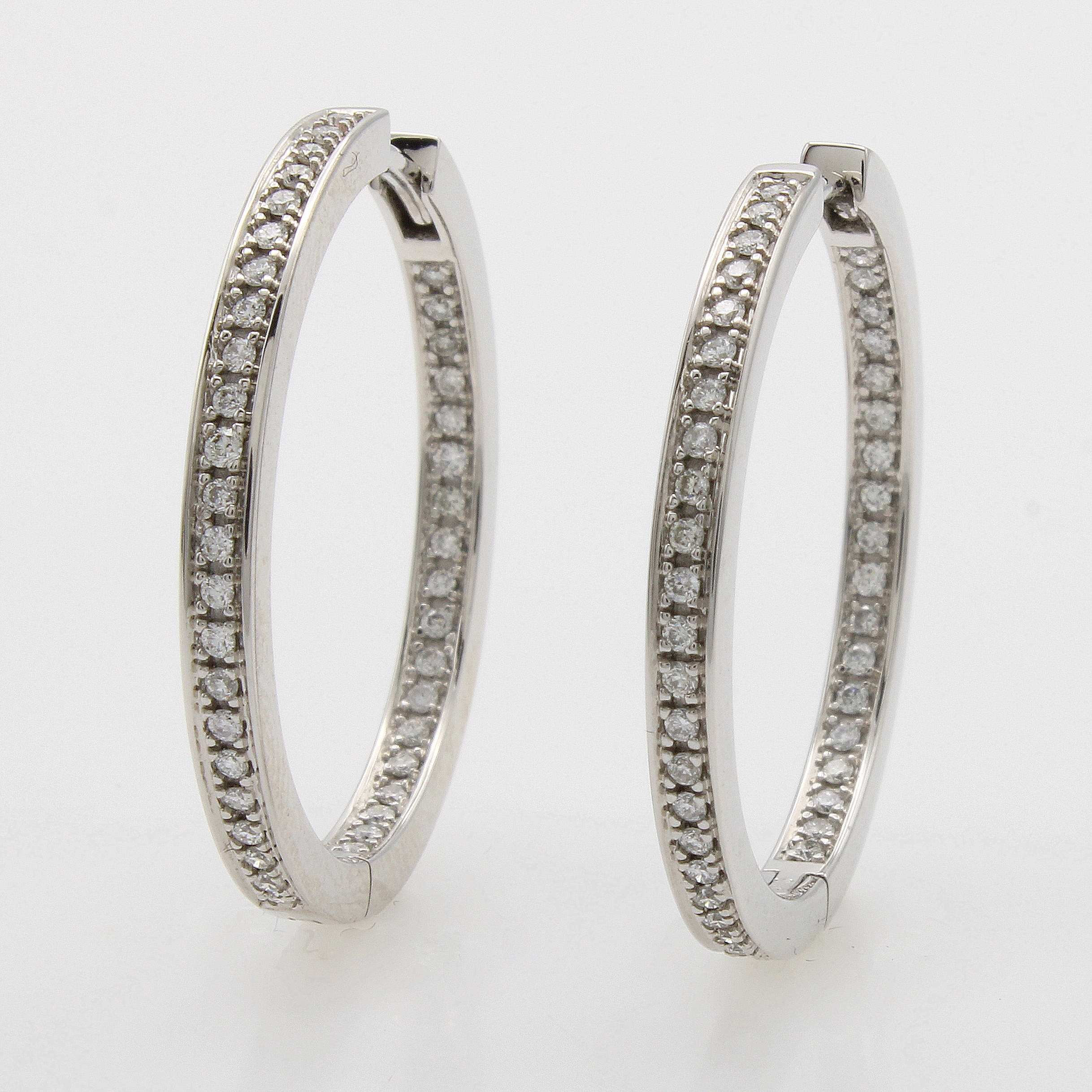 Image 26989846 - Paar Klappcreolen mit Brillanten, WG 585/000, 82 Brill. (z.T. auch innen gef.) zus. ca. ...