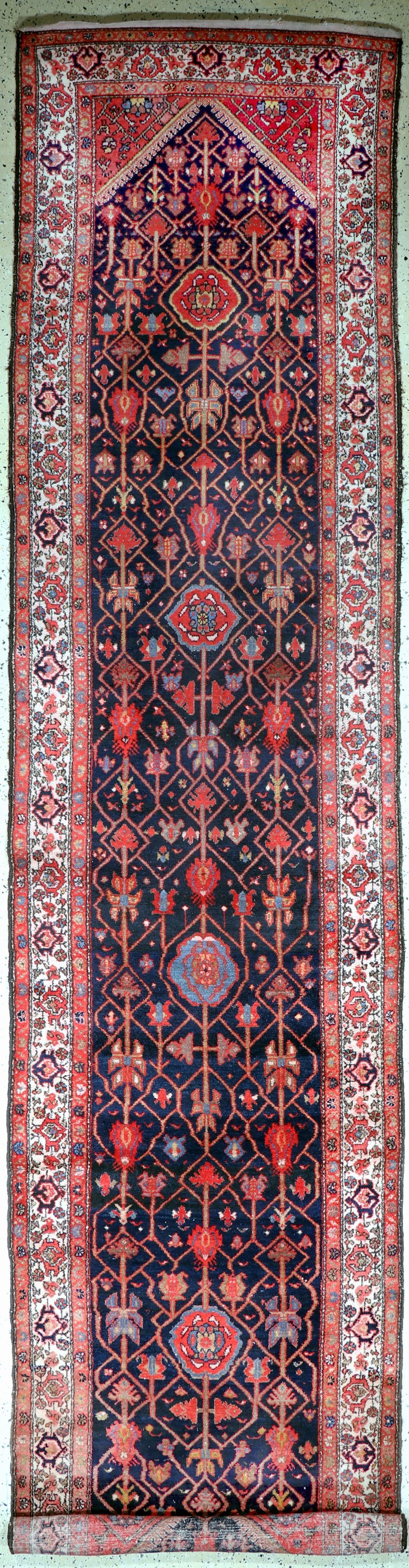 Hamadan alt, Persien, Anfang 20.Jhd, Wolle auf Baumwolle, ca. 480 x 110 cm, EHZ: 2