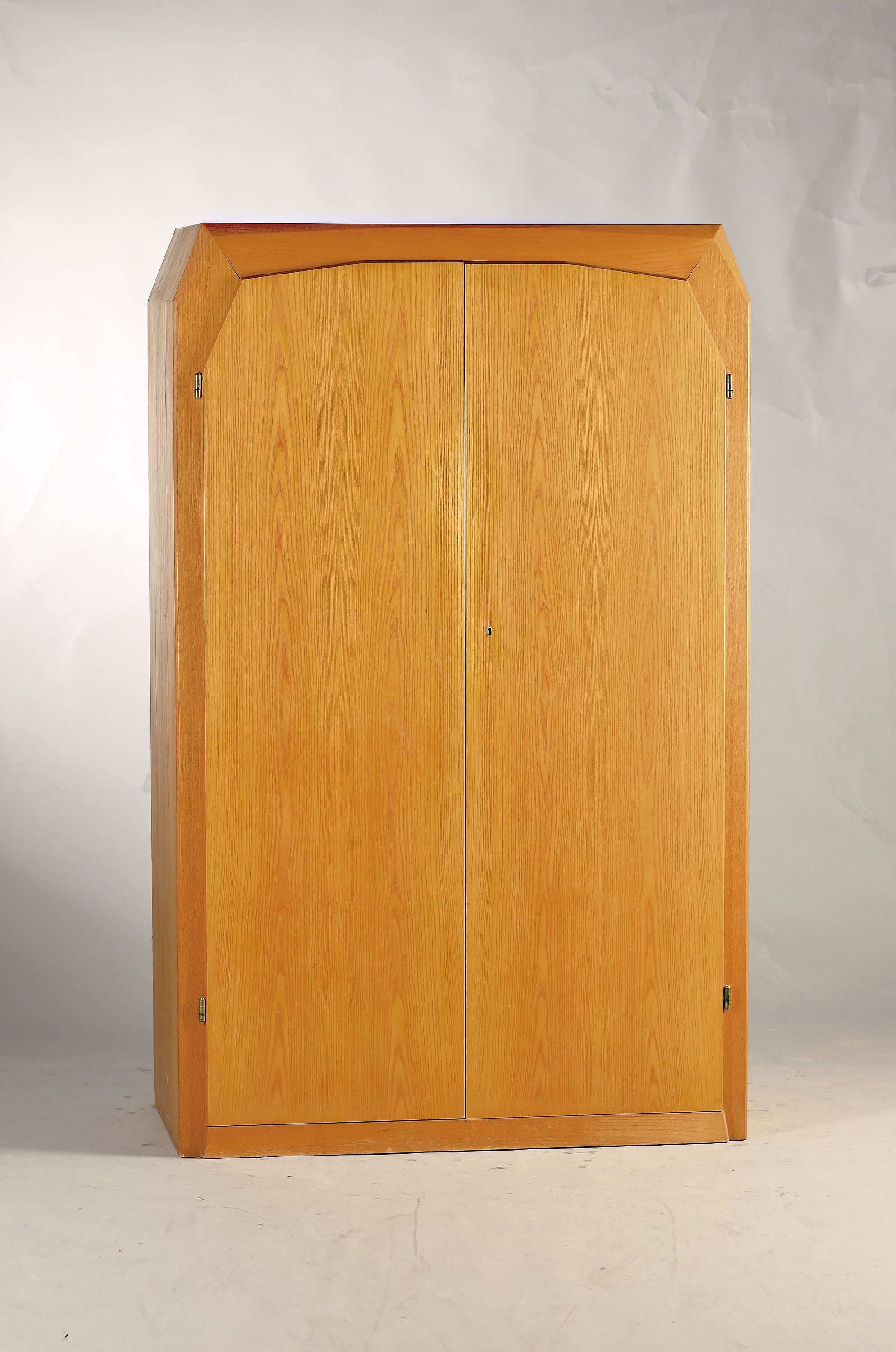 Image 26990035 - Anthroposophischer Kleiderschrank, wohl Felix Kayser 1892-1980), 1930er-Jahre, sog. ...