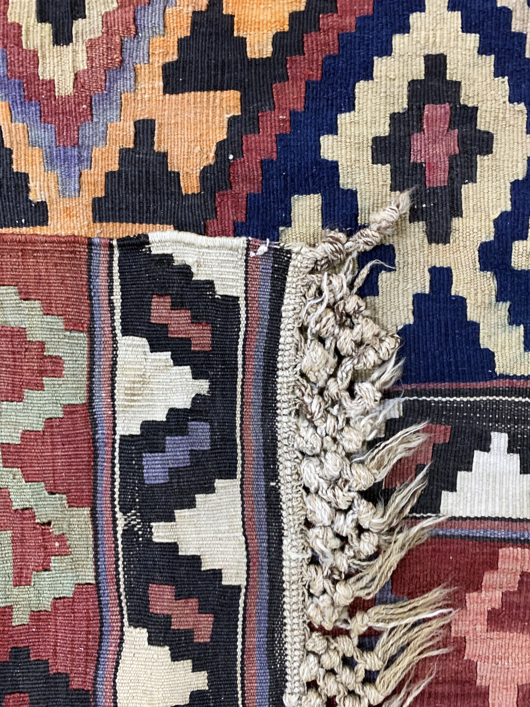 Detail i: "Kuba"Schirwan Kelim antik, Kaukasus, 19.Jhd, Wolle auf Wolle, ca. 295 x 215 cm, EHZ: 2-3(kleine Löcher)