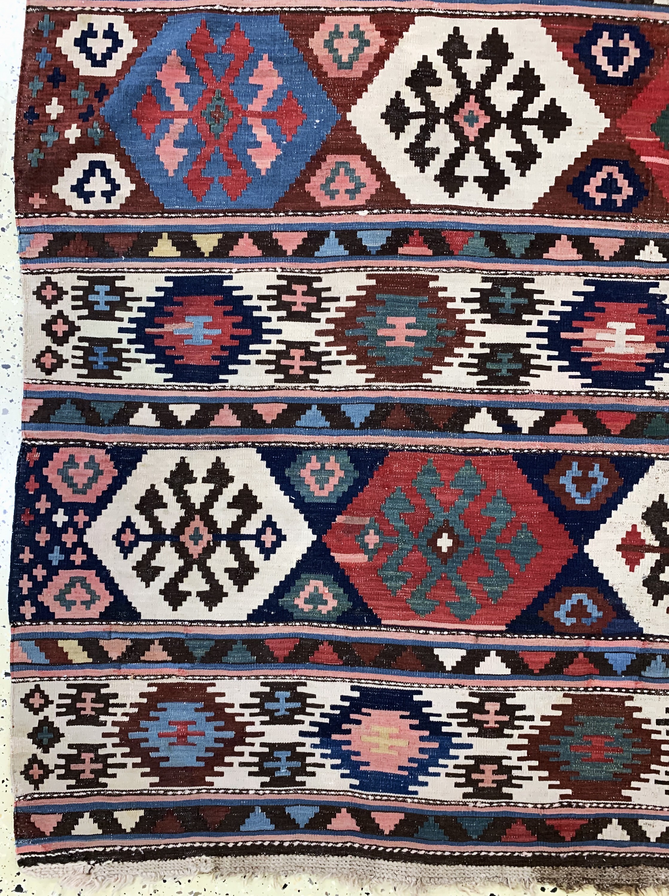 Detail b: "Kuba"Schirwan Kelim antik, Kaukasus, 19.Jhd, Wolle auf Wolle, ca. 297 x 200 cm, EHZ: 2, (kleine Restaurierungen)