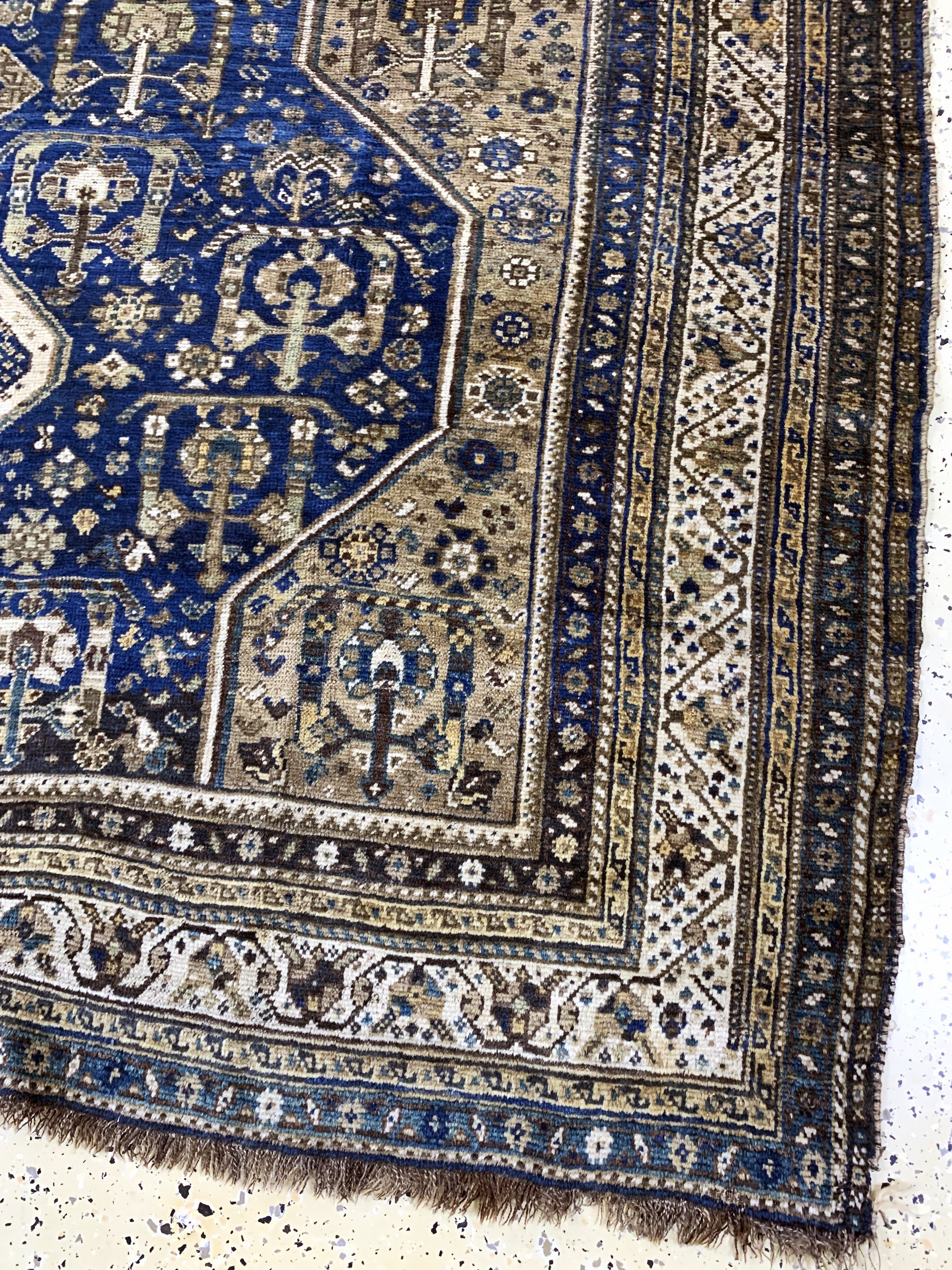 Detail a: Ghaschgai antik, Persien, 19.Jhd, Wolle aufWolle, ca. 285 x 211 cm, EHZ: 3