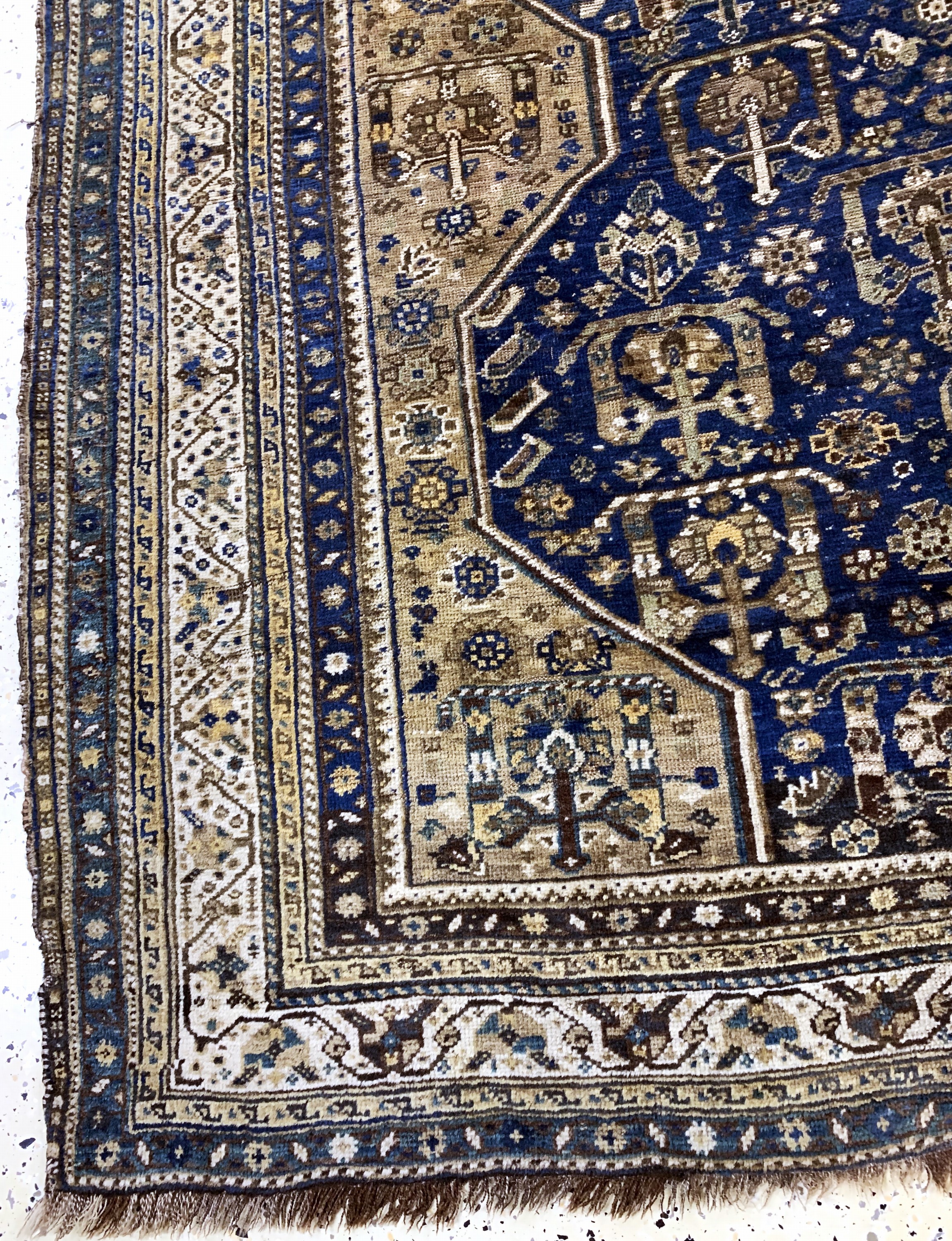 Detail c: Ghaschgai antik, Persien, 19.Jhd, Wolle aufWolle, ca. 285 x 211 cm, EHZ: 3