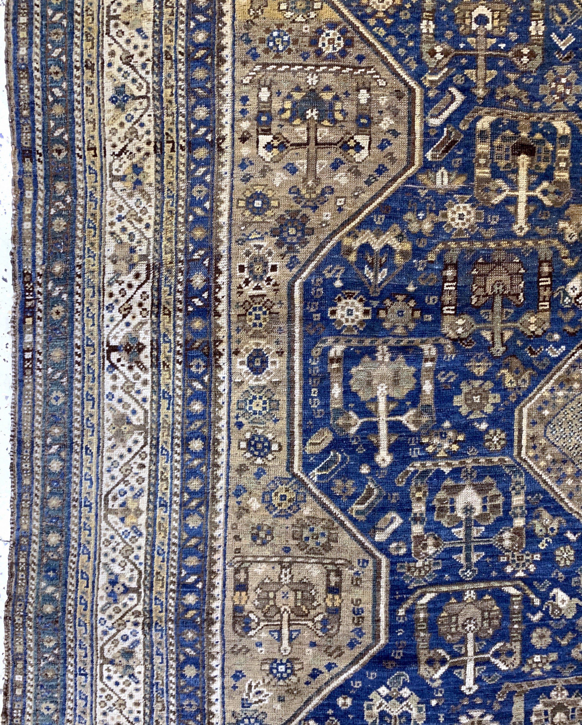 Detail e: Ghaschgai antik, Persien, 19.Jhd, Wolle aufWolle, ca. 285 x 211 cm, EHZ: 3