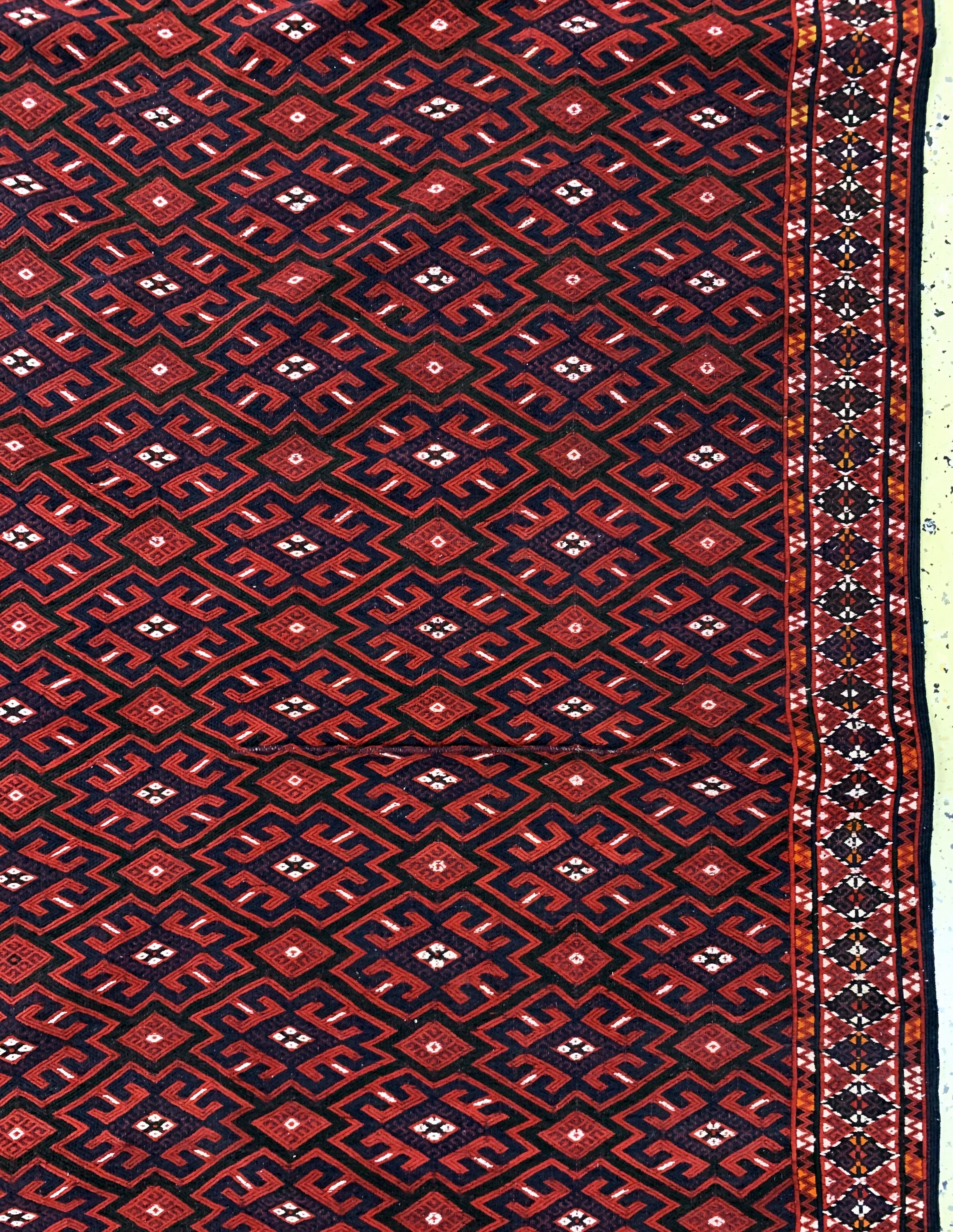 Detail e: Jomud"Palas"Sumakh alt, Turkmenistan, Anfang 20.Jhd, Wolle auf Wolle, ca. 380 x 220 cm, EHZ: 3, (Trittfallten)