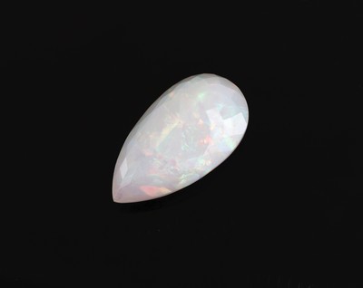 26990005a - Loser facett. Opaltropfen, ca. 17.31 ct, IGI Expertise anbei, light orange translucent ...