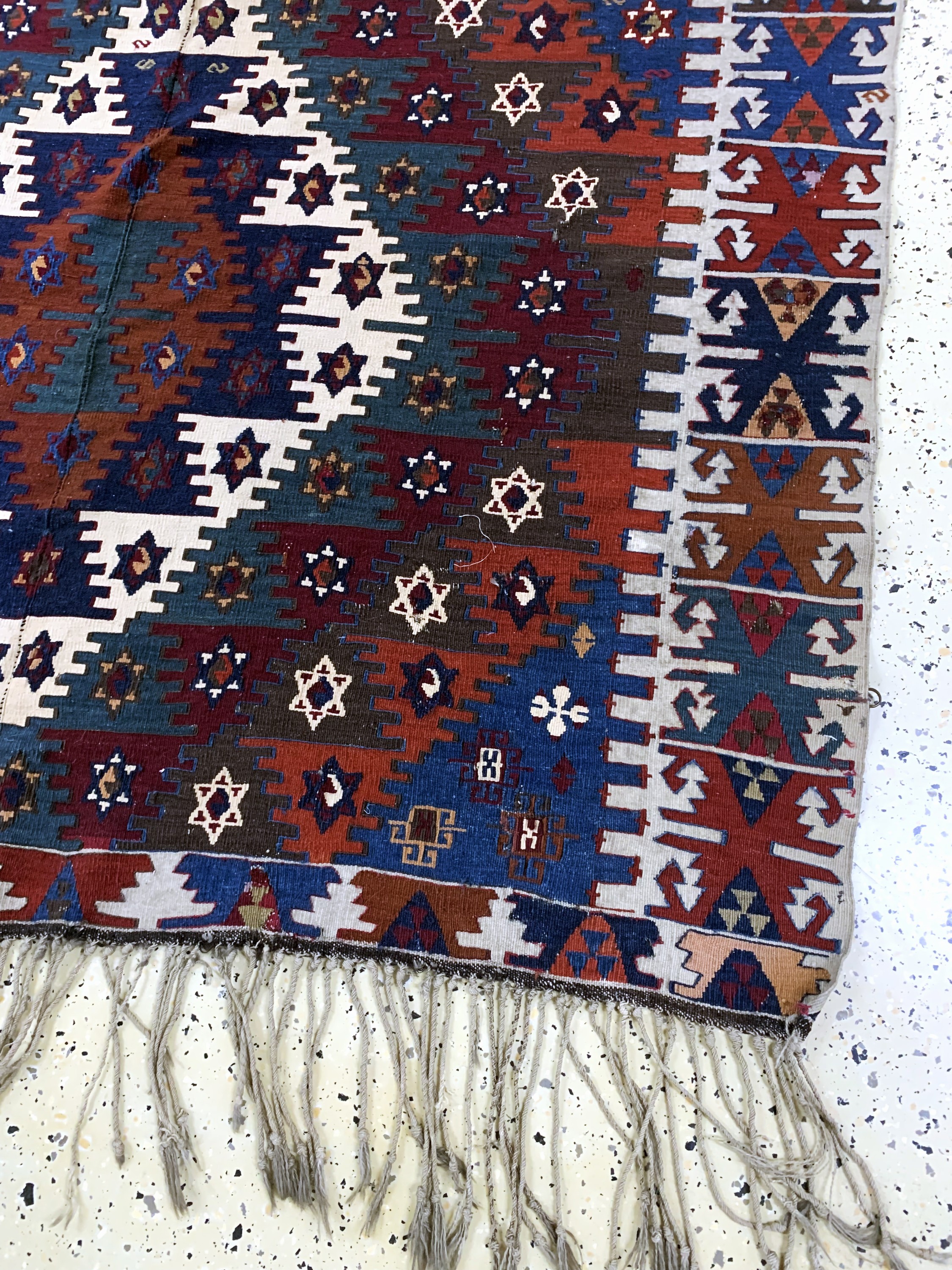 Detail a: Anatol Kelim antik, Türkei, 19.Jhd, Wolle auf Wolle, ca. 357 x 161 cm, (2 Bahnig), EHZ: 2(restauriert)