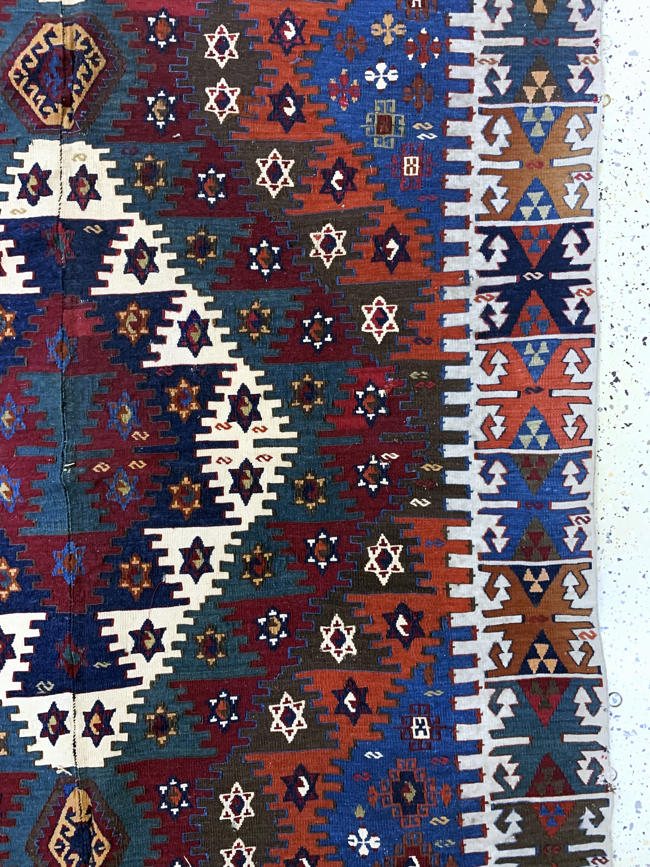Detail d: Anatol Kelim antik, Türkei, 19.Jhd, Wolle auf Wolle, ca. 357 x 161 cm, (2 Bahnig), EHZ: 2(restauriert)