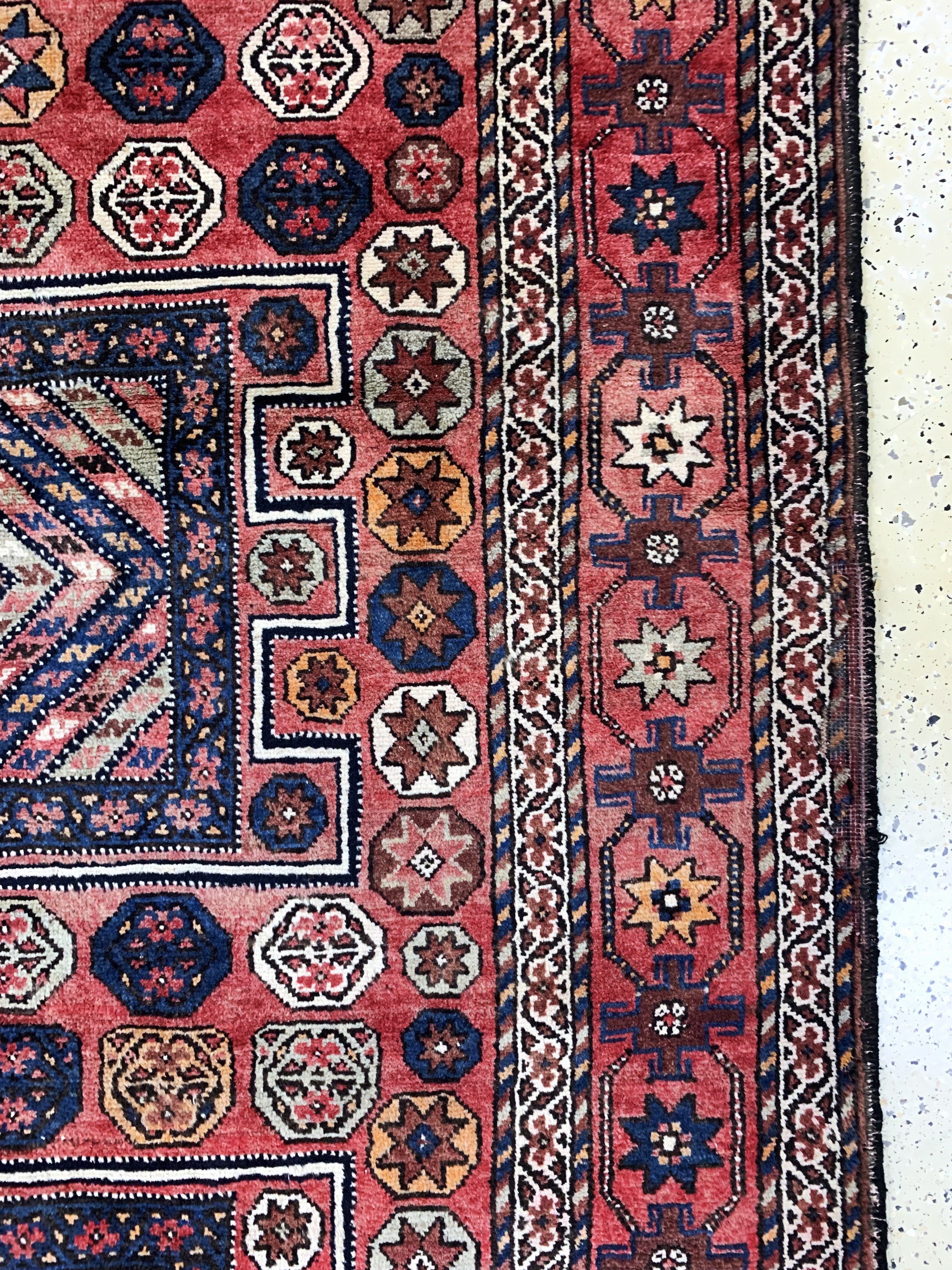 Detail c: Khorasan Kordi antik, Persien, um 1900, Wolle auf Wolle, ca. 336 x 177 cm, Mottenfraß,EHZ: 3