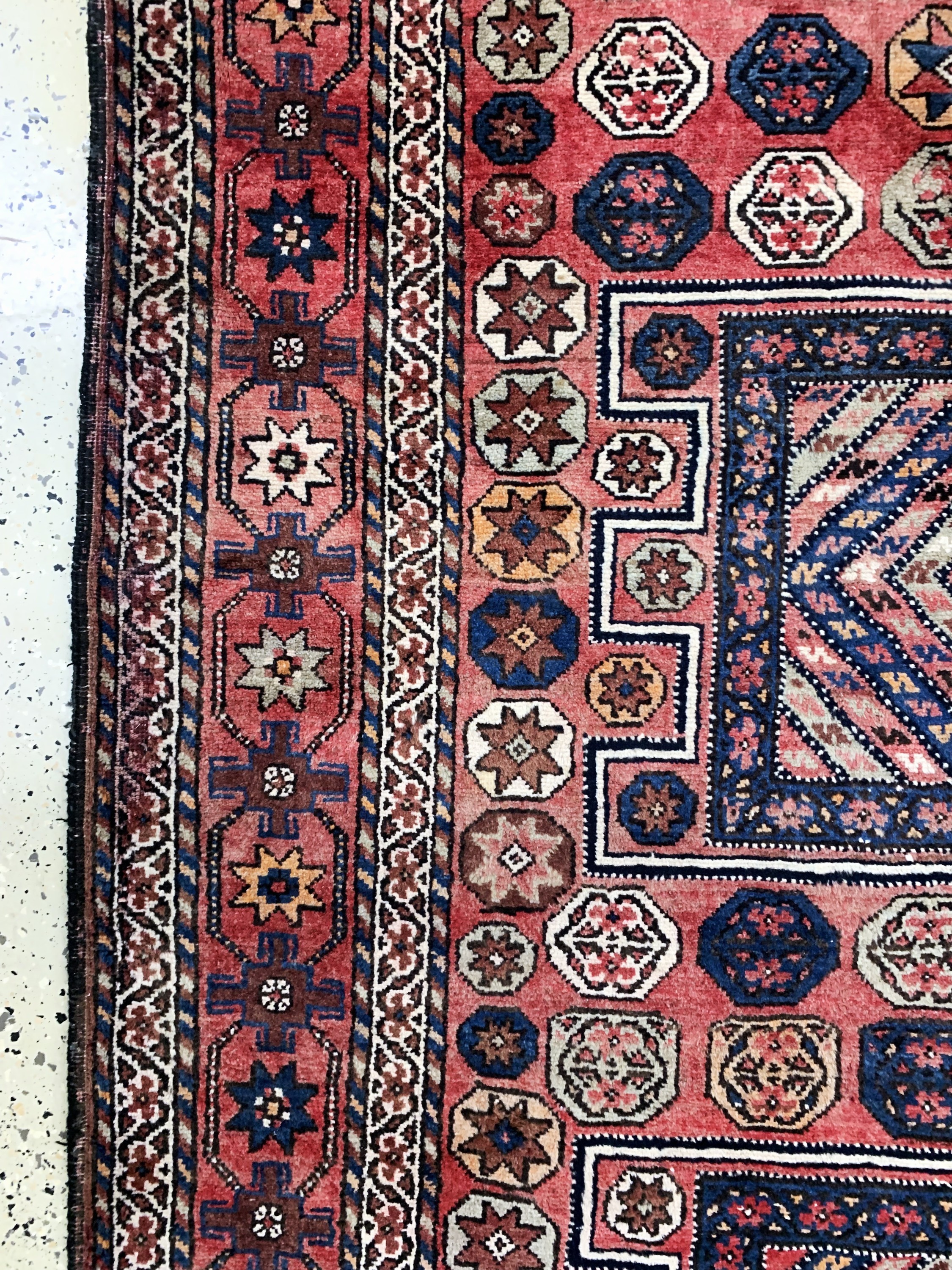 Detail d: Khorasan Kordi antik, Persien, um 1900, Wolle auf Wolle, ca. 336 x 177 cm, Mottenfraß,EHZ: 3