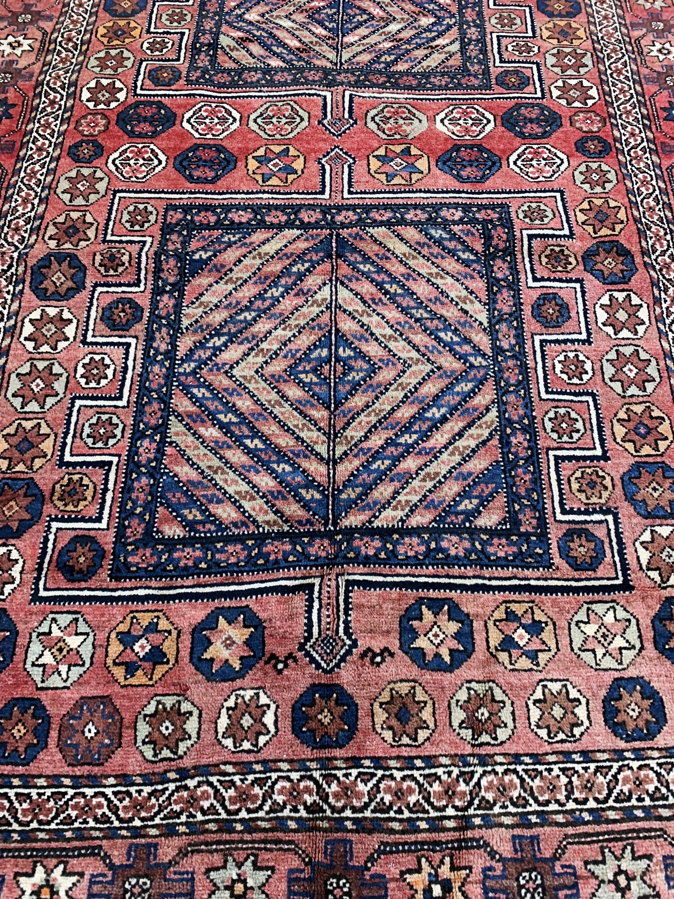 Detail g: Khorasan Kordi antik, Persien, um 1900, Wolle auf Wolle, ca. 336 x 177 cm, Mottenfraß,EHZ: 3