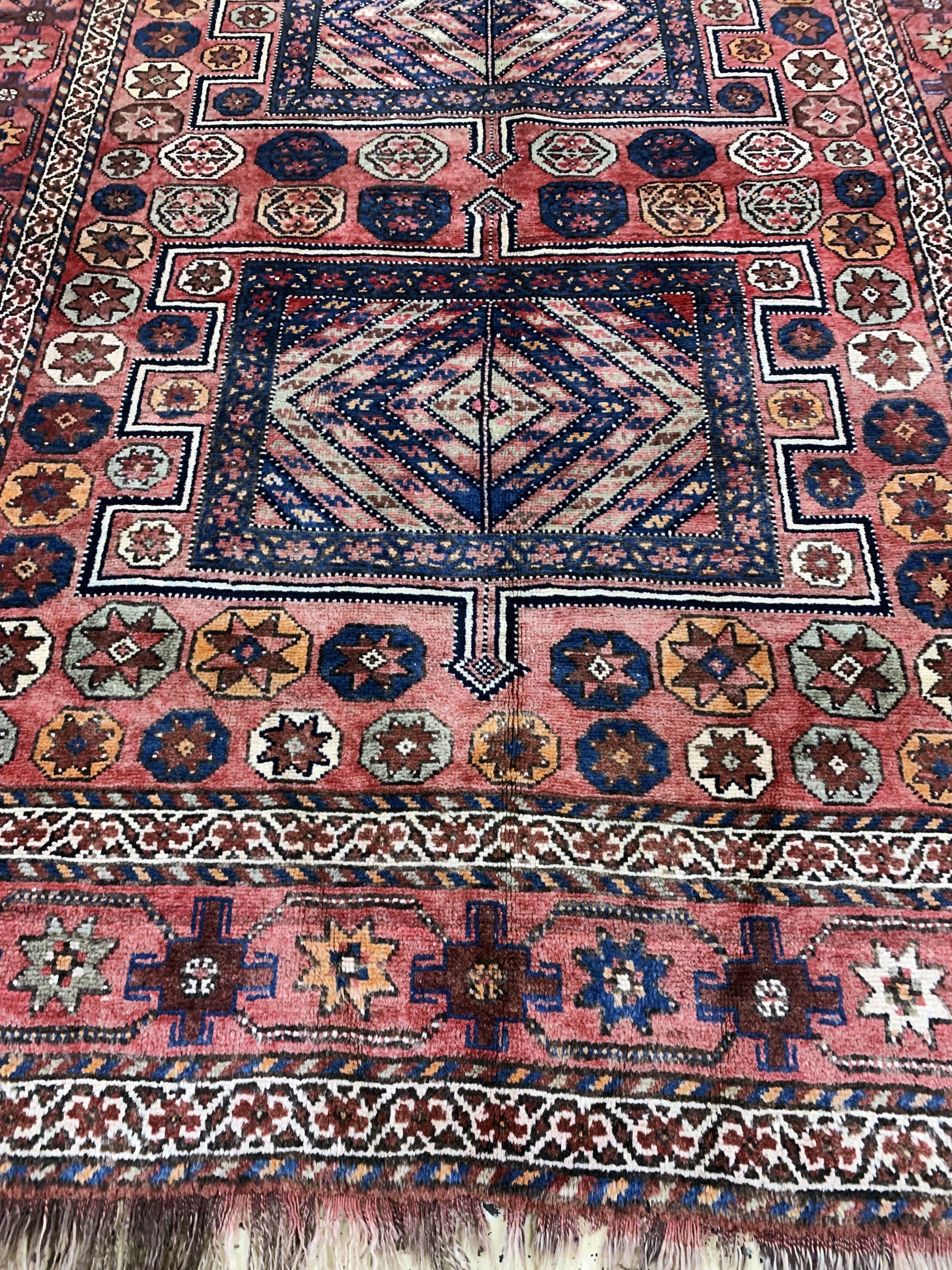 Detail h: Khorasan Kordi antik, Persien, um 1900, Wolle auf Wolle, ca. 336 x 177 cm, Mottenfraß,EHZ: 3