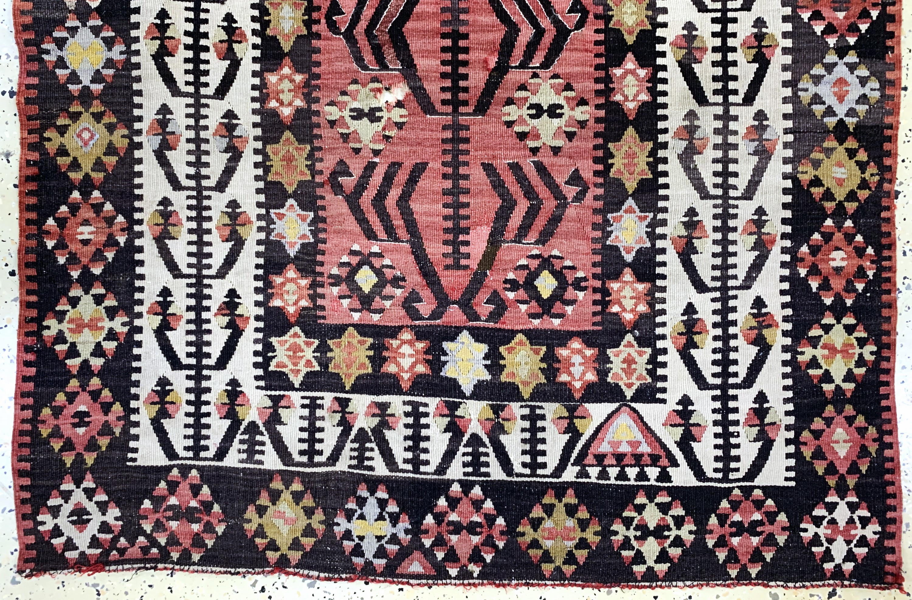 Detail c: Anatol"Gebetsteppich"antik, Türkei, um 1900, Wolle auf Wolle, ca. 172 x 105 cm, EHZ: 2(Loch)