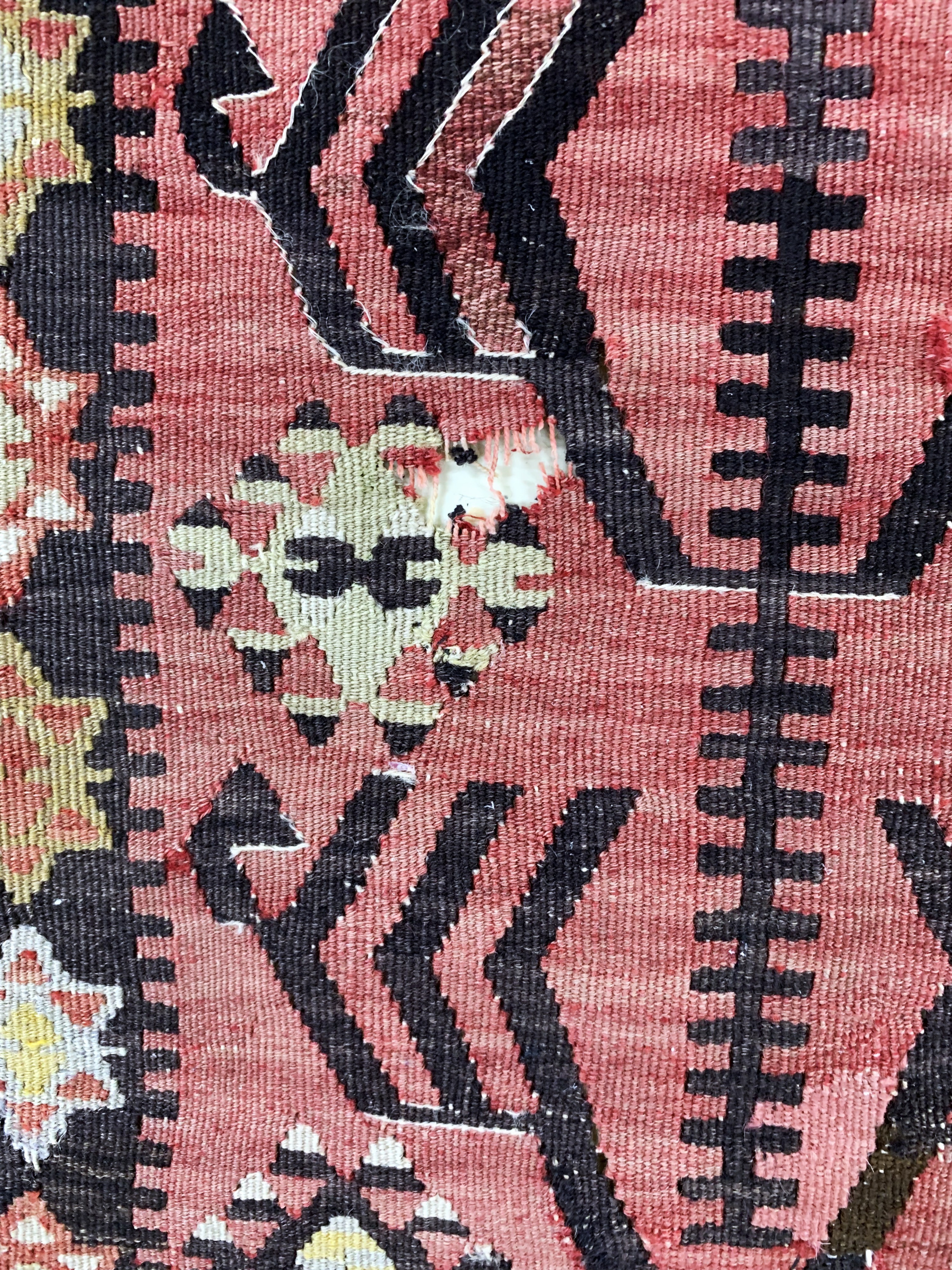 Detail d: Anatol"Gebetsteppich"antik, Türkei, um 1900, Wolle auf Wolle, ca. 172 x 105 cm, EHZ: 2(Loch)