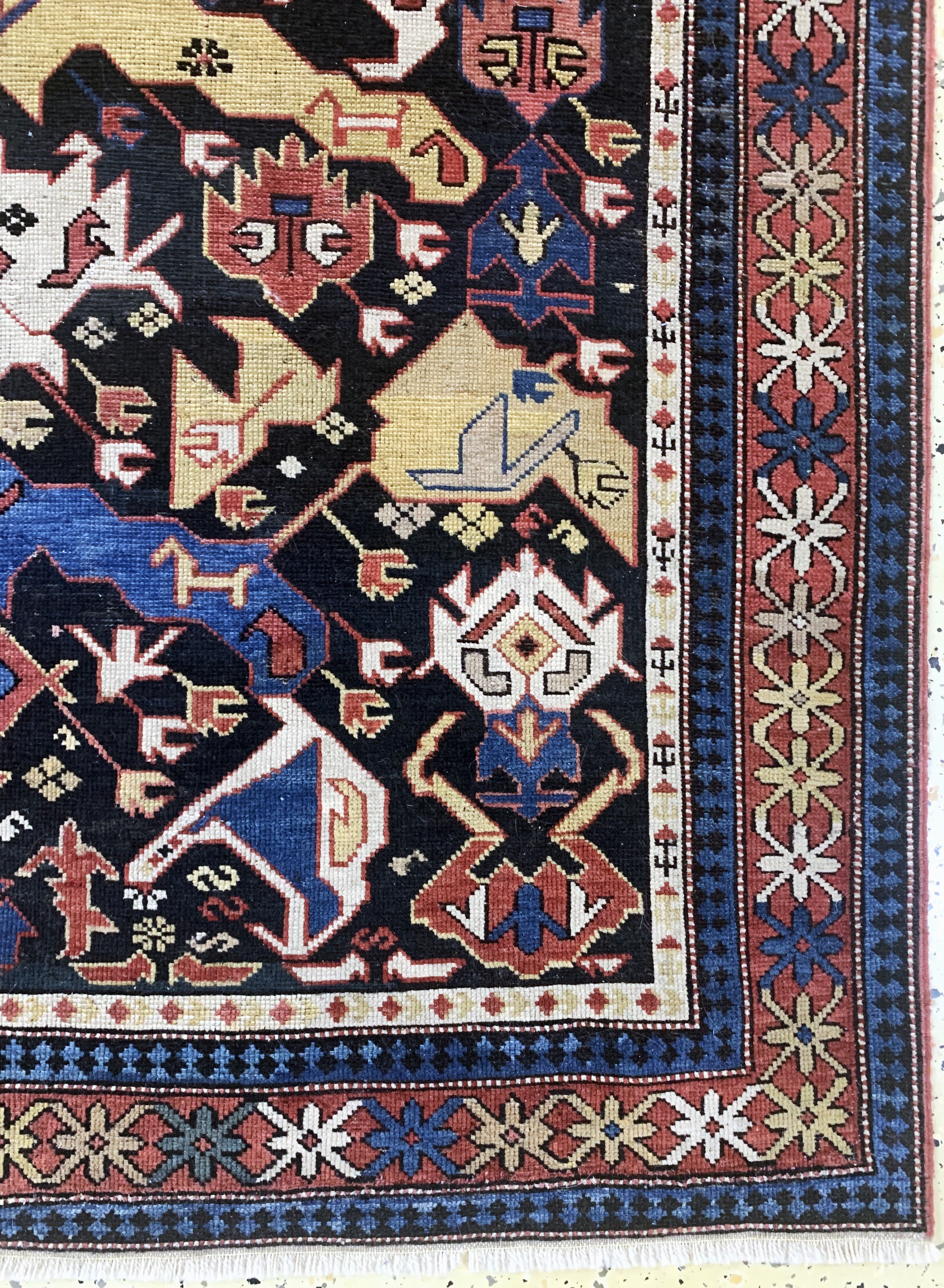 Detail a: Antiker Schirwan, Kaukasus, 19.Jhd, Wolle auf Wolle, ca. 165 x 126 cm, EHZ: 2, (restauriert)