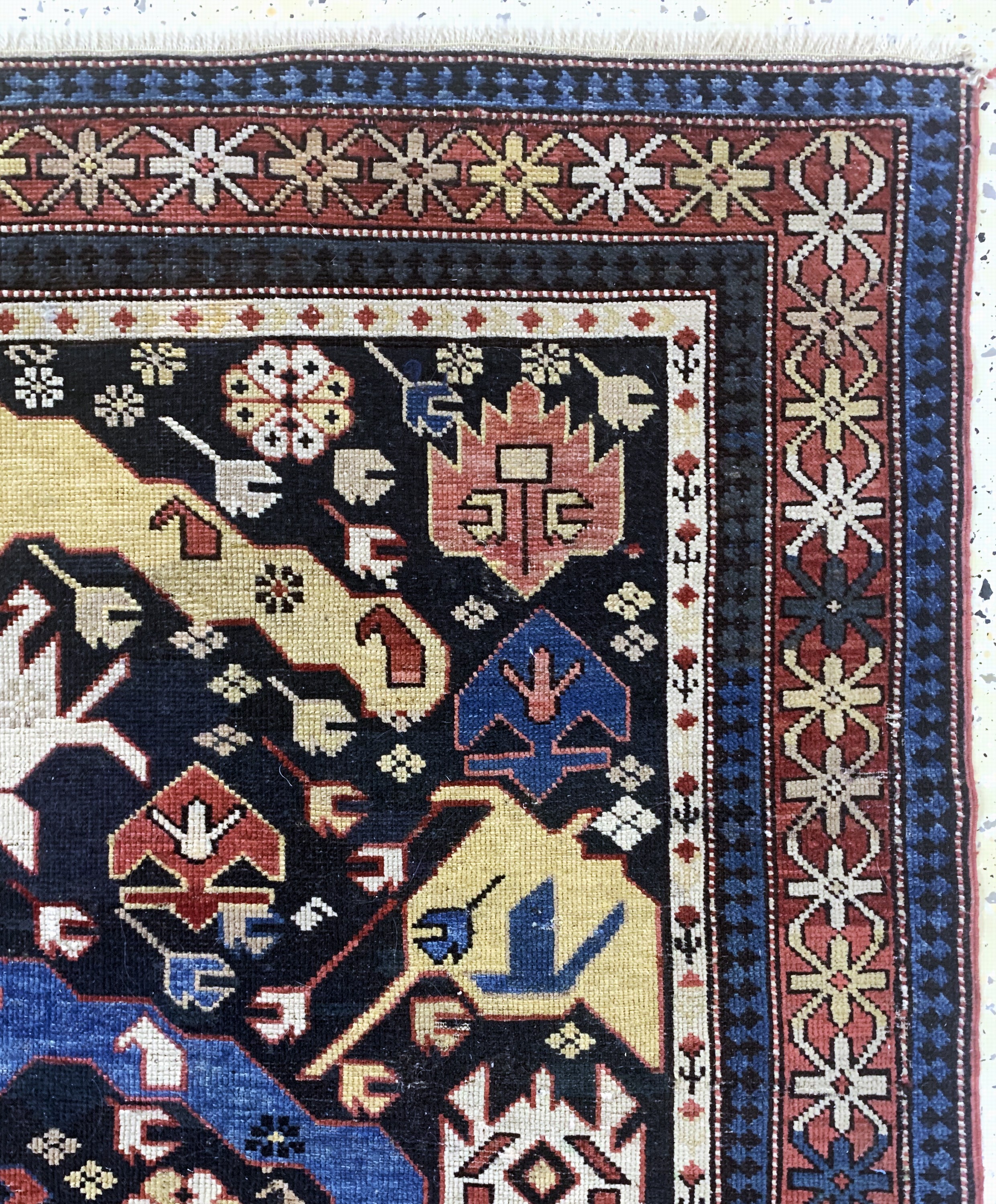 Detail e: Antiker Schirwan, Kaukasus, 19.Jhd, Wolle auf Wolle, ca. 165 x 126 cm, EHZ: 2, (restauriert)