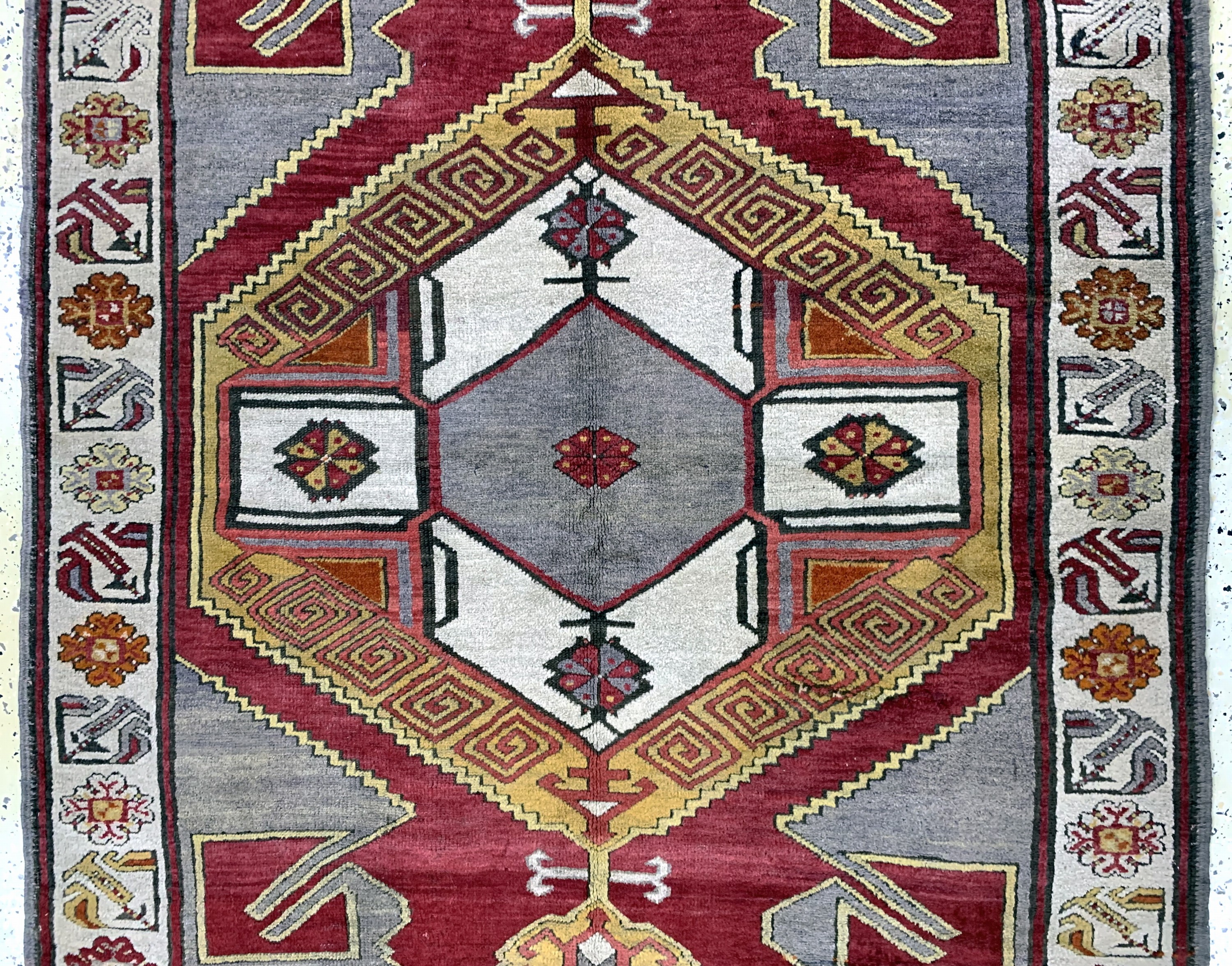 Detail b: Karapinar alt, Türkei, Anfang 20.Jhd, Wolleauf Wolle, ca. 330 x 144 cm, EHZ: 2