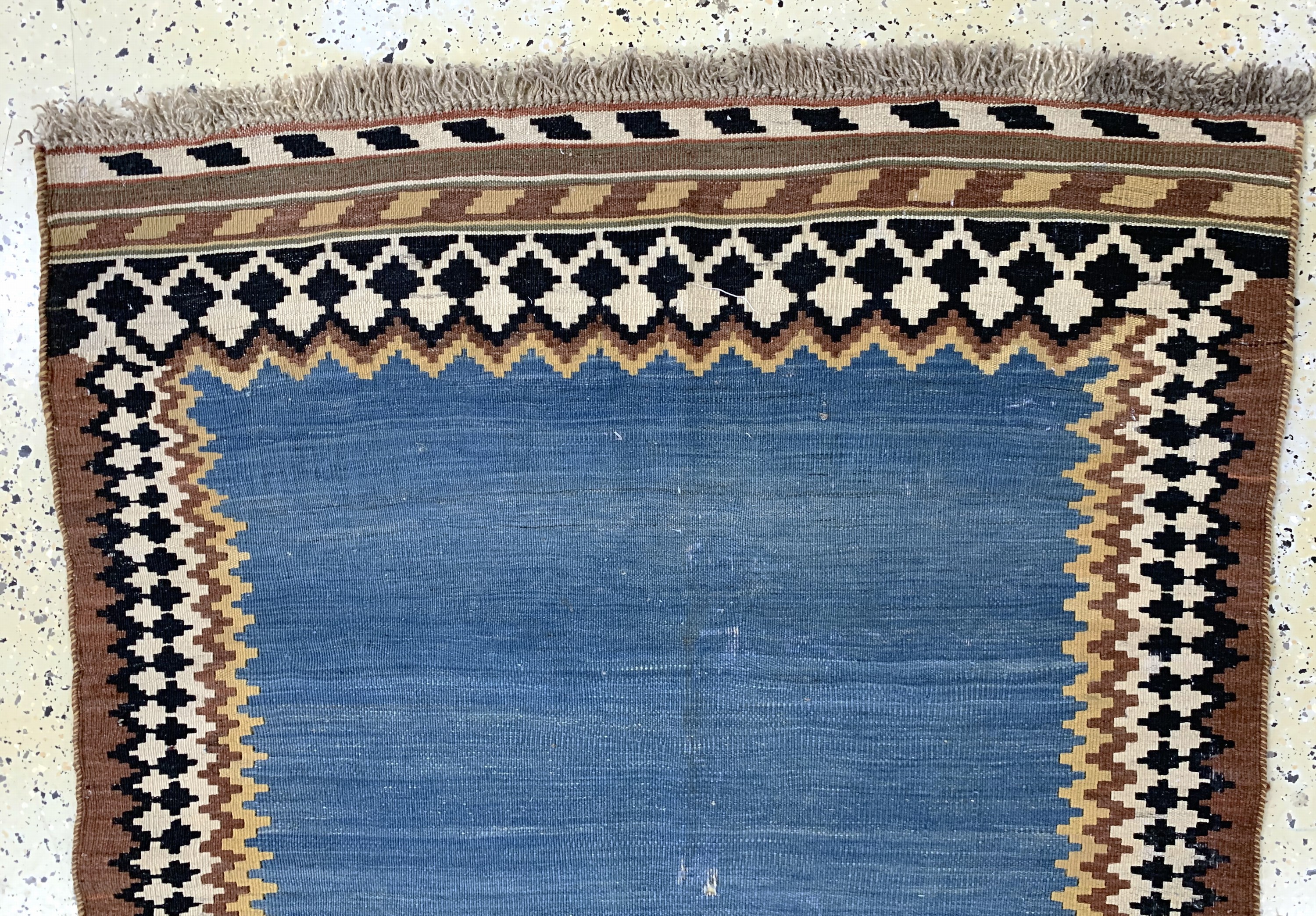 Detail a: Ghaschgai Kelim, Persien, Anfang 20.Jhd, Wolle auf Wolle, ca. 190 x 115 cm, EHZ: 2(Loch)