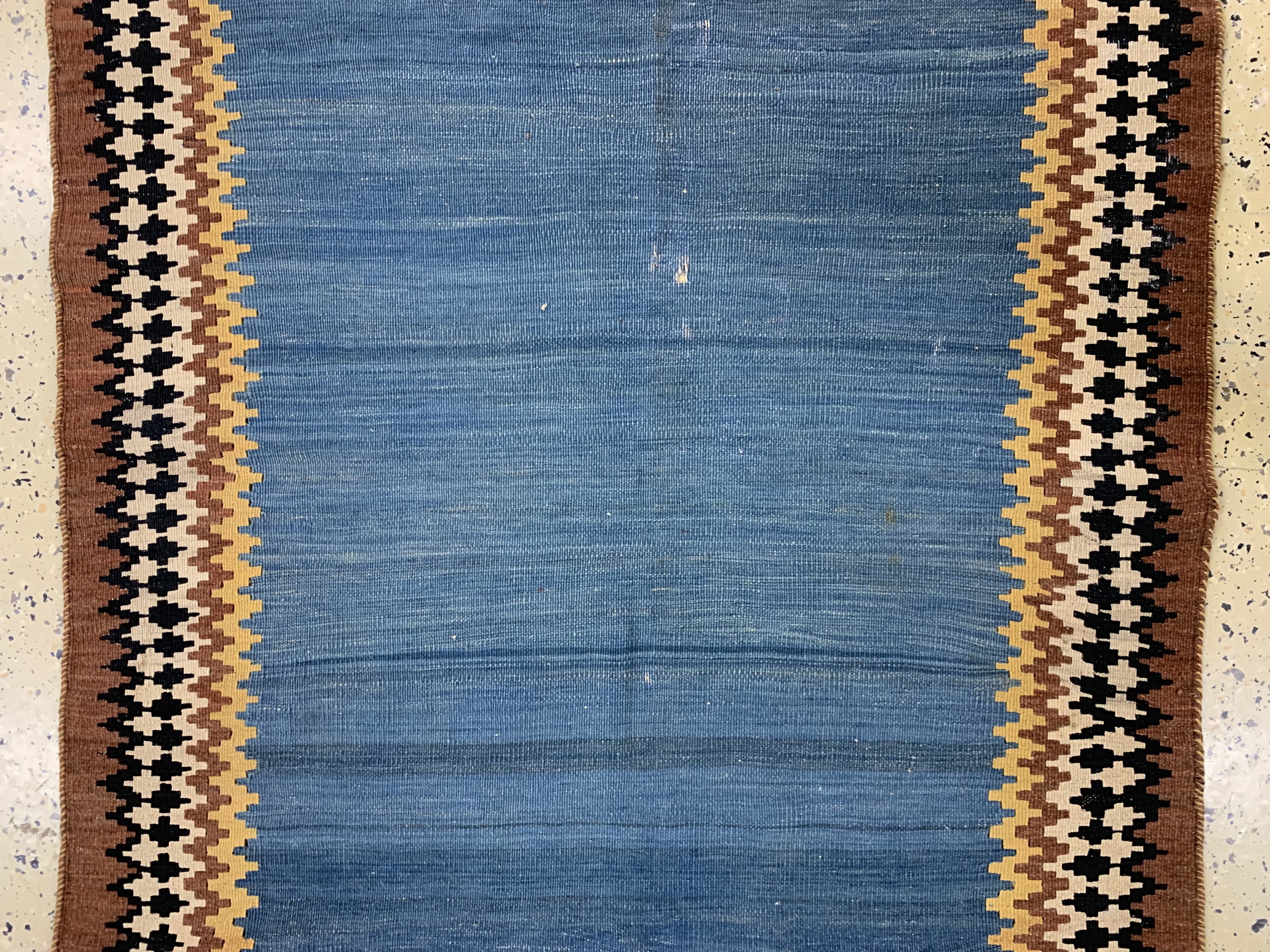 Detail b: Ghaschgai Kelim, Persien, Anfang 20.Jhd, Wolle auf Wolle, ca. 190 x 115 cm, EHZ: 2(Loch)