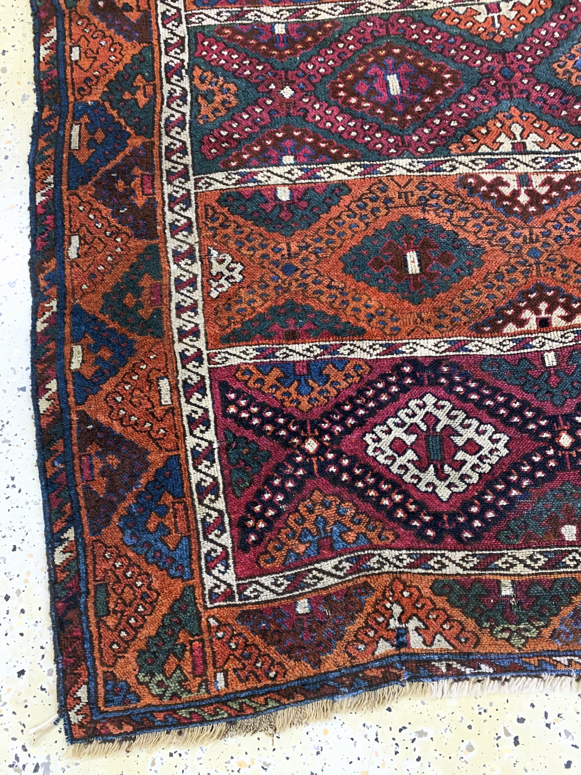Detail e: "Sarkisla"Yürük antik, Türkei, 19.Jhd, Wolle auf Wolle, ca. 152 x 155 cm, EHZ: 4
