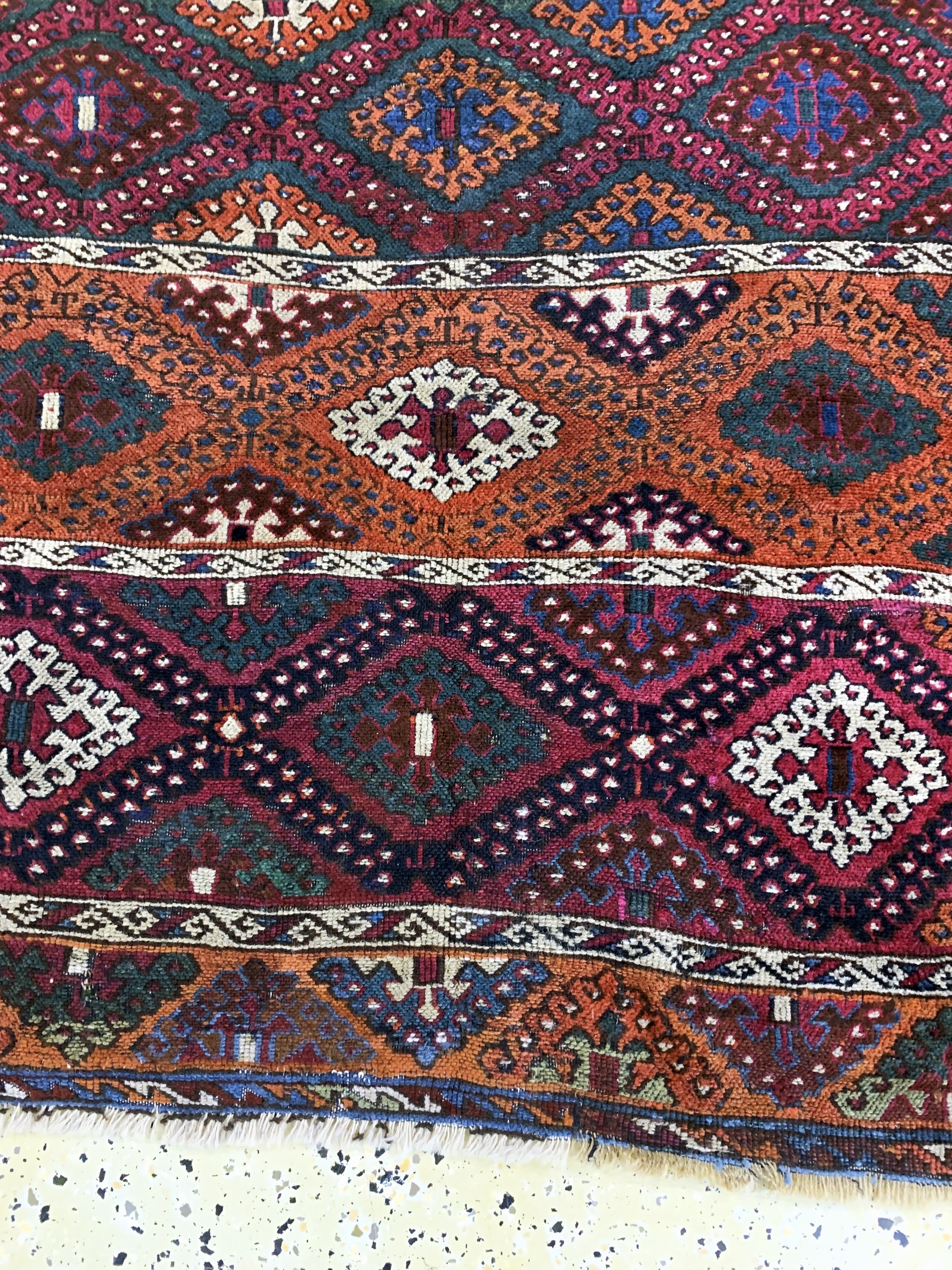 Detail f: "Sarkisla"Yürük antik, Türkei, 19.Jhd, Wolle auf Wolle, ca. 152 x 155 cm, EHZ: 4