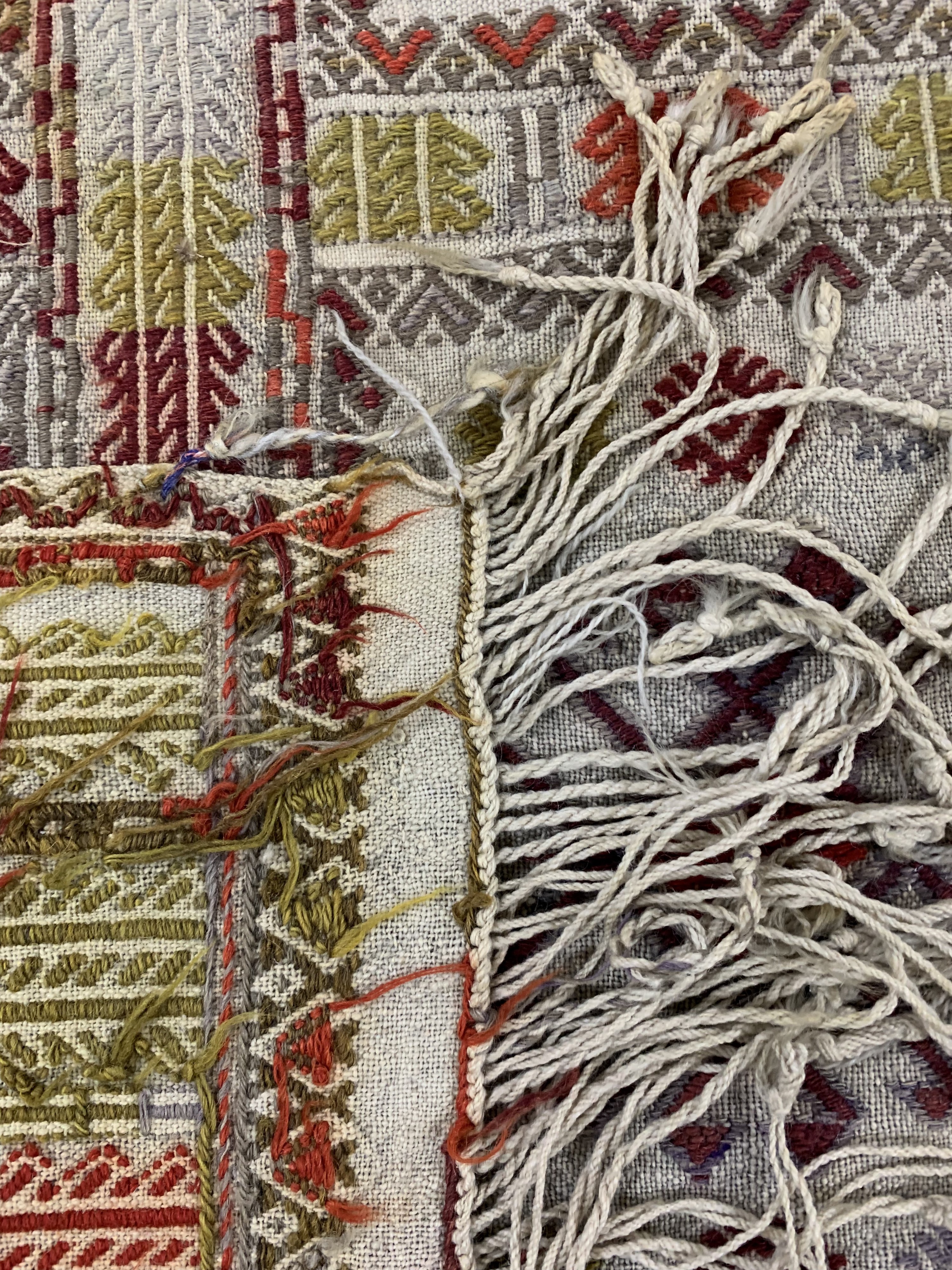 Detail d: Verneh alt, Türkei, Anfang 20.Jhd, Wolle auf Wolle, ca. 160 x 119 cm, EHZ: 2