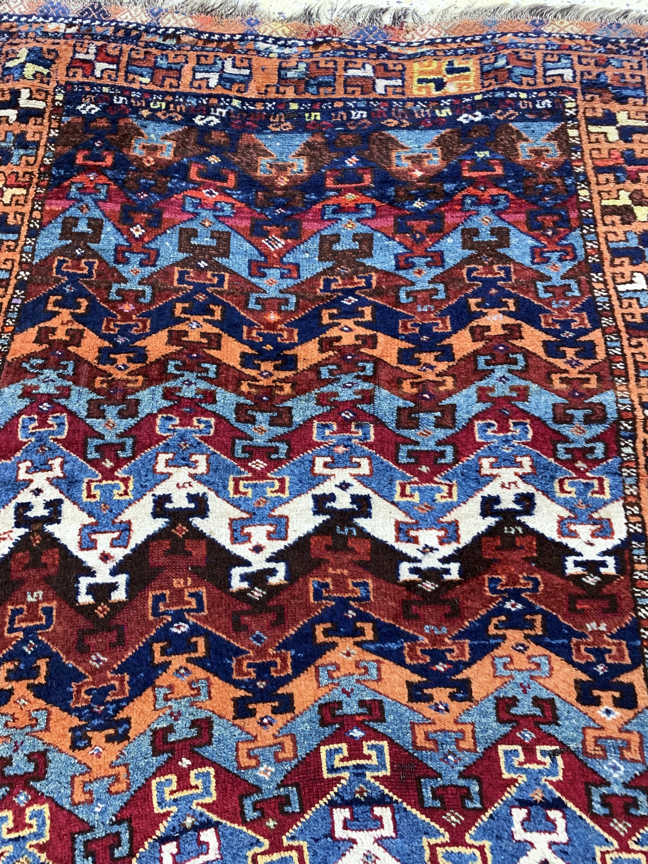 Detail d: "Sarkisla"Yürük antik, Türkei, 19.Jhd, Wolle auf Wolle, ca. 204 x 110 cm, EHZ: 3