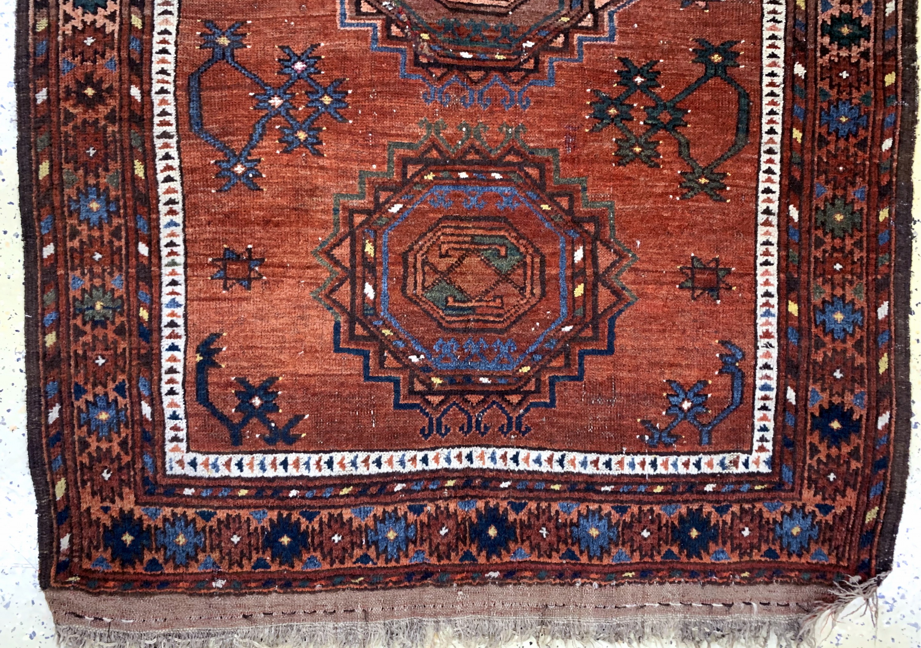 Detail b: Ersari"Gebetsteppich"antik, Turkmenistan, 19.Jhd, Wolle auf Wolle, ca. 128 x 105 cm, EHZ: 4