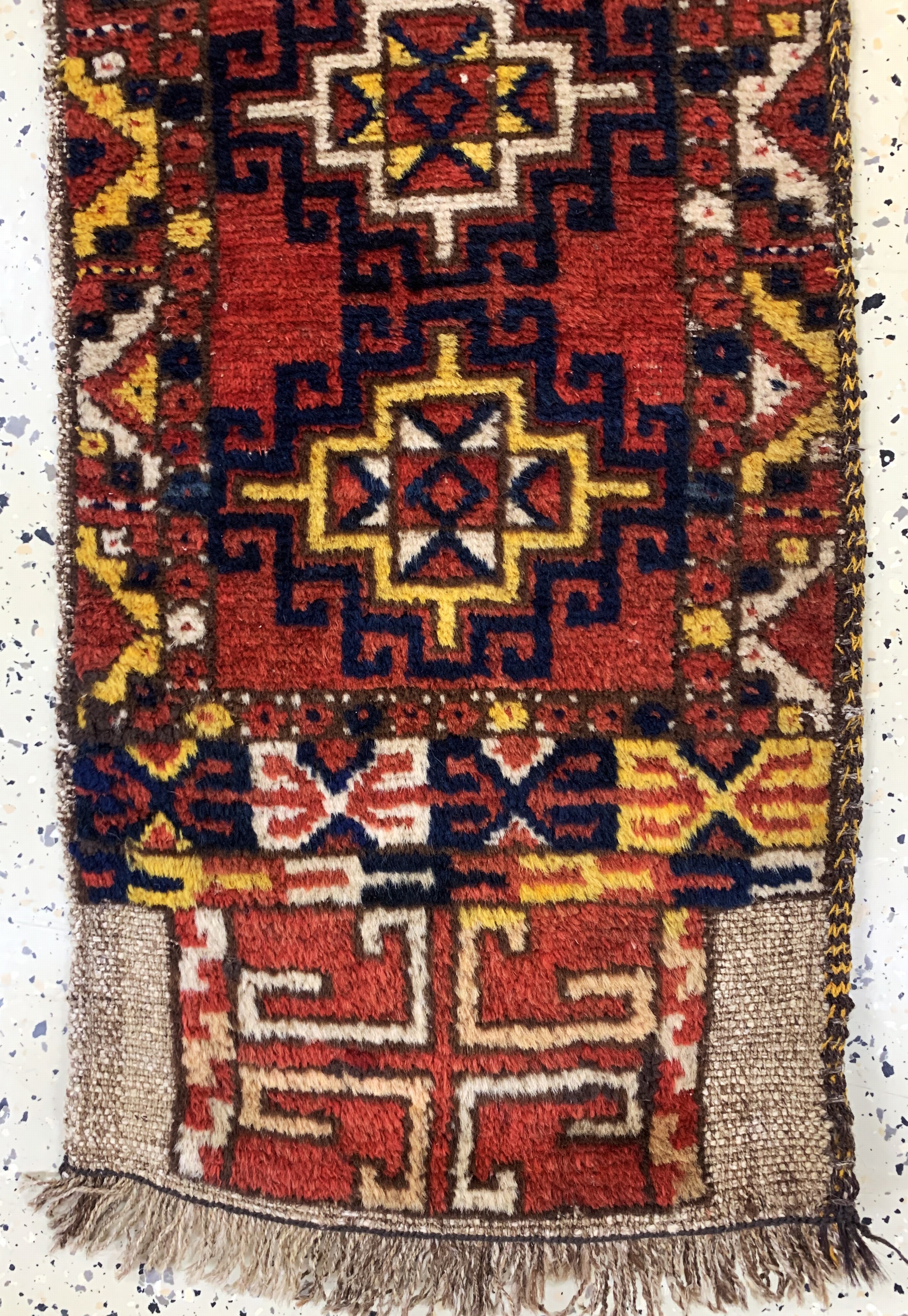 Detail b: Karakalpak antik, Türkei, um 1900, Wolle auf Wolle, ca. 114 x 42 cm, Mottenfraß, EHZ: 2
