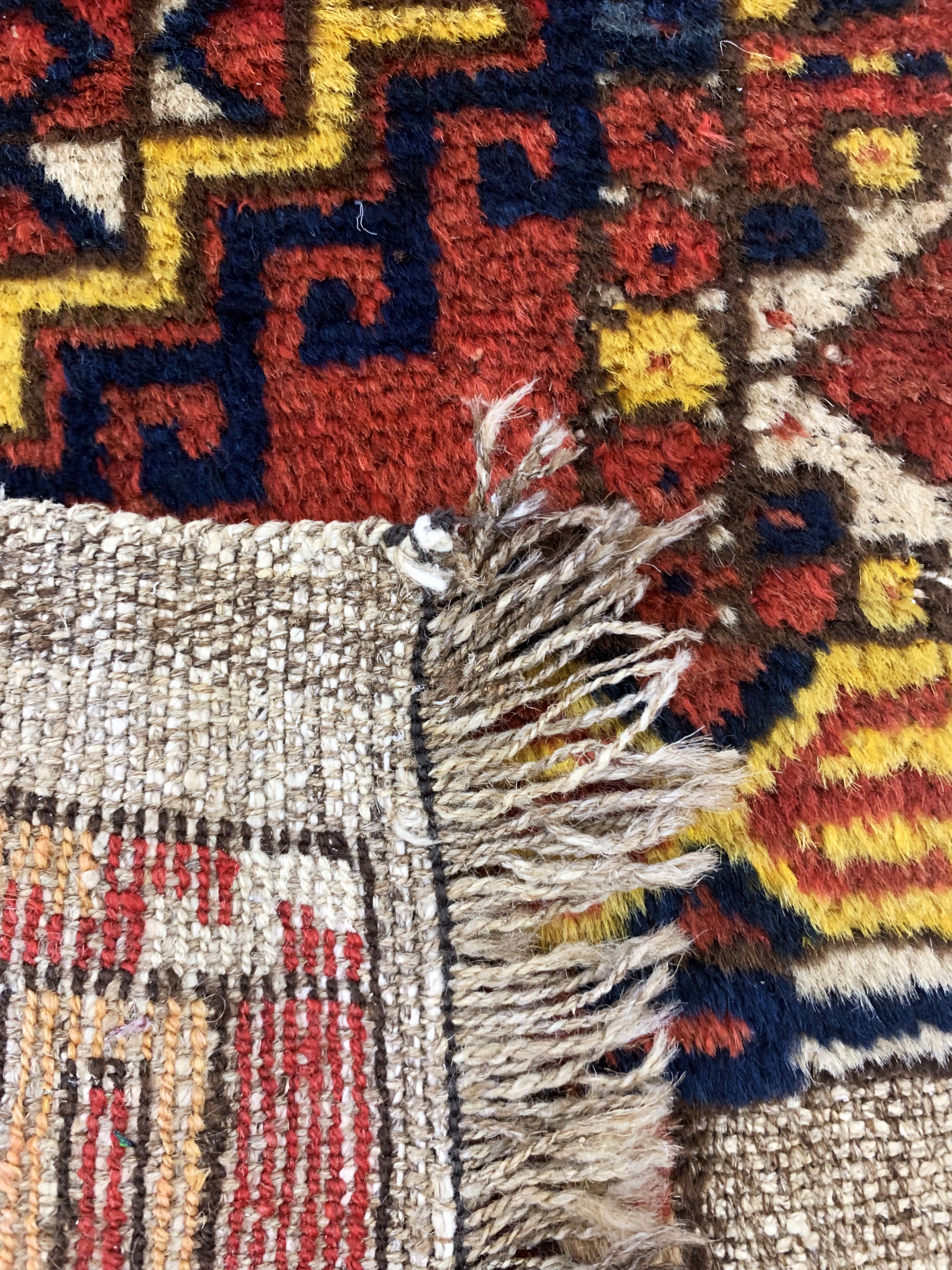 Detail d: Karakalpak antik, Türkei, um 1900, Wolle auf Wolle, ca. 114 x 42 cm, Mottenfraß, EHZ: 2