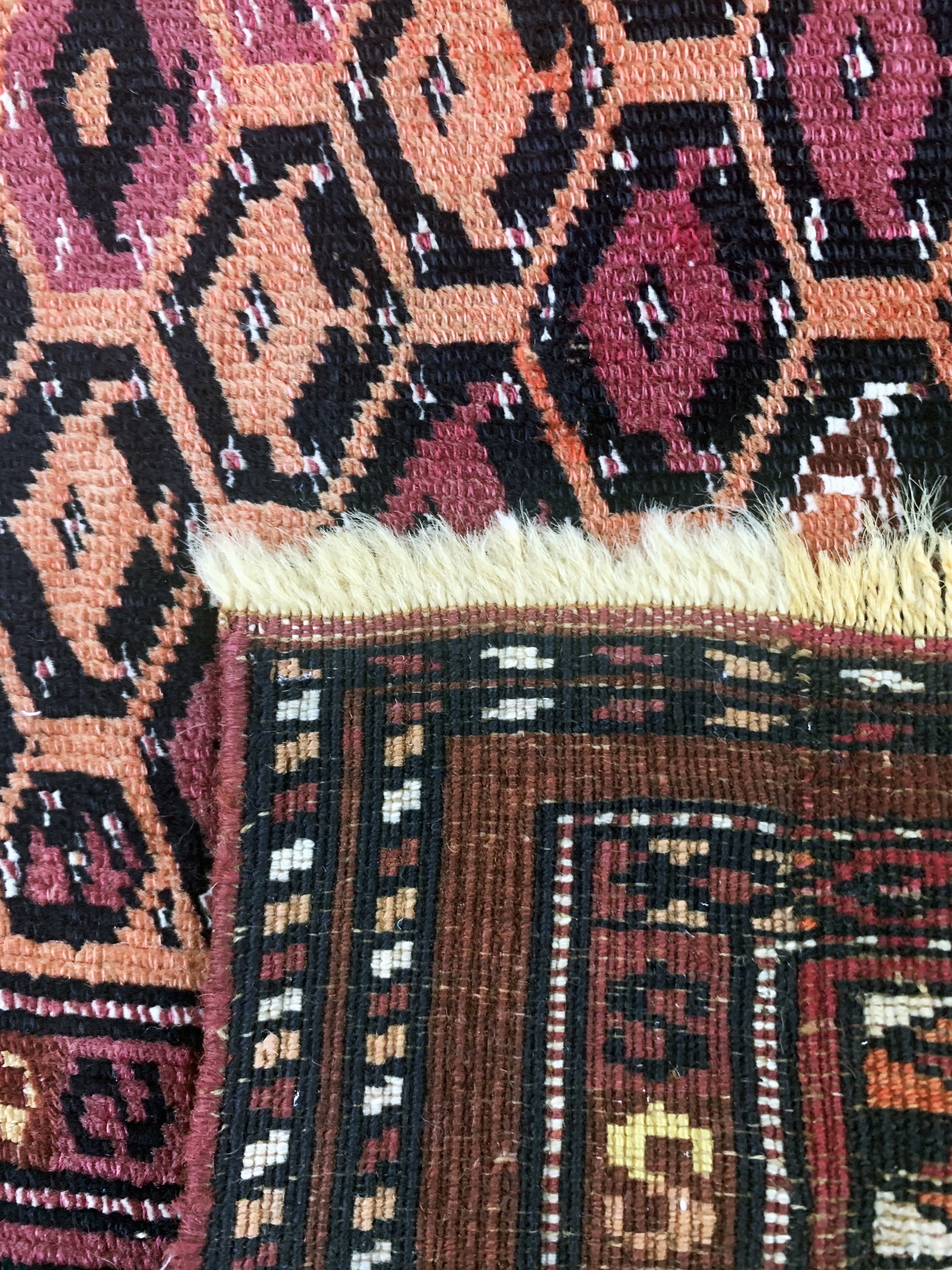Detail e: Saryk Torba antik, Turkmenistan, 19.Jhd, Wolle mit"Seide"auf Wolle, ca. 148 x 38 cm, EHZ: 2