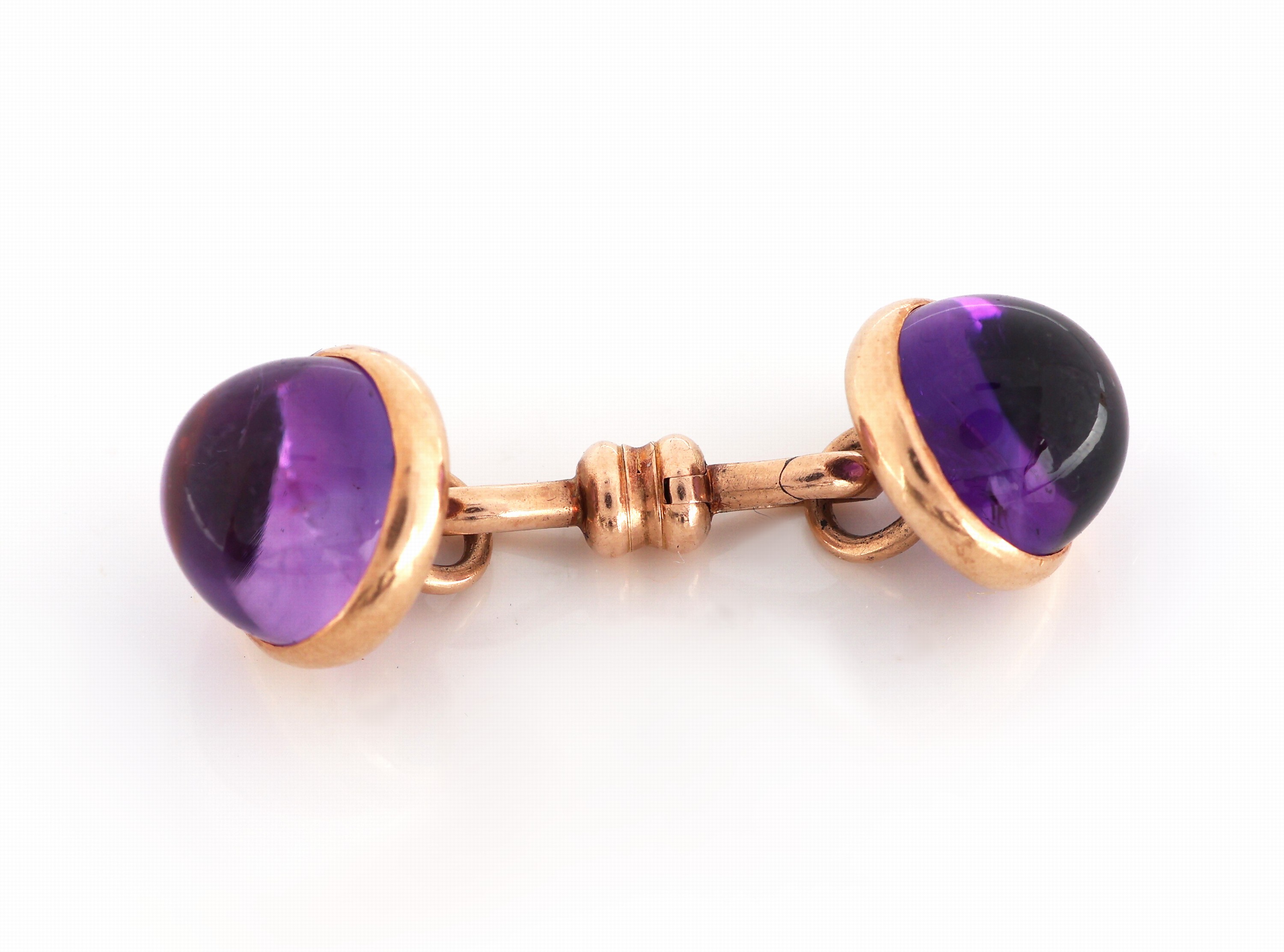 Detail b: Paar 14 kt Gold Amethyst-Manschettenknöpfe, um1920, GG 585/000 gepr., schlichte Gestaltung, 4 runde Amethyst-Cabochons, ca. 7.9 g