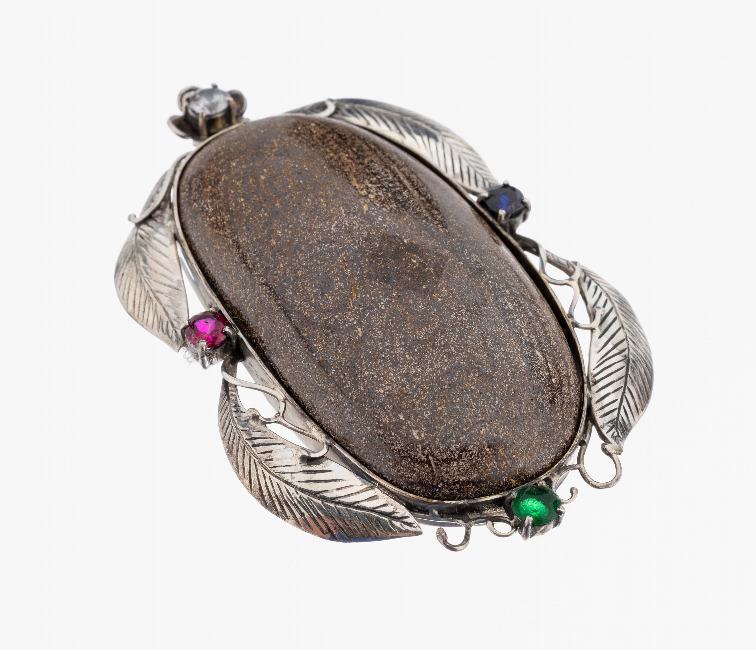 Opal-Anhänger, Silber gepr., florale Fassung, grav., mittig gr. Boulderopal, rs. Farbspiel in Blau und Grün, Fassung mit rundfacett. Strasssteinen ...