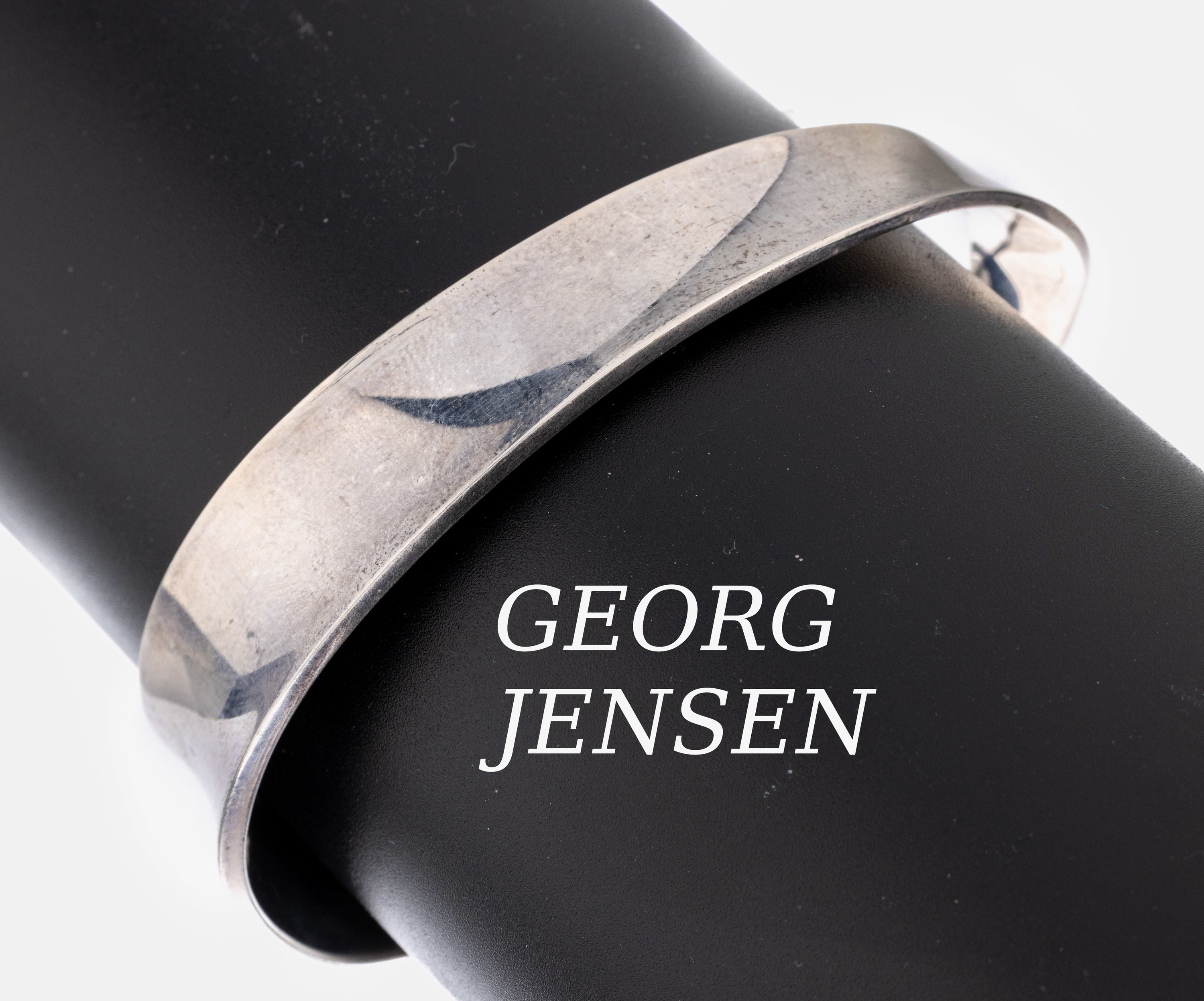 GEORG JENSEN Armreif, 925er Silber, Dänemark nach 1968, Modell 206, aus der Möbius-Serie, Entwurf Vivianna Torun Bülow- Hübe, D. ca. 6.6 x 5.5 ...