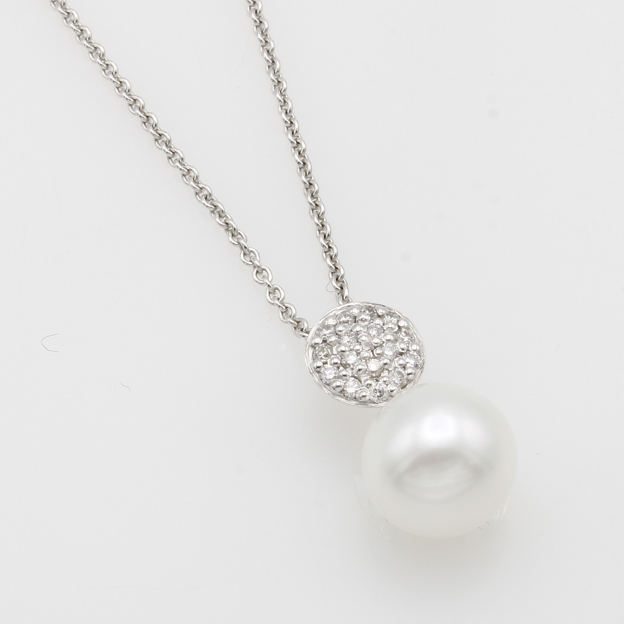 Image 26990212 - Anhänger mit Süßwasserperle und Brillanten an Kette, WG 750/000, 17 Brill. in rundem ...