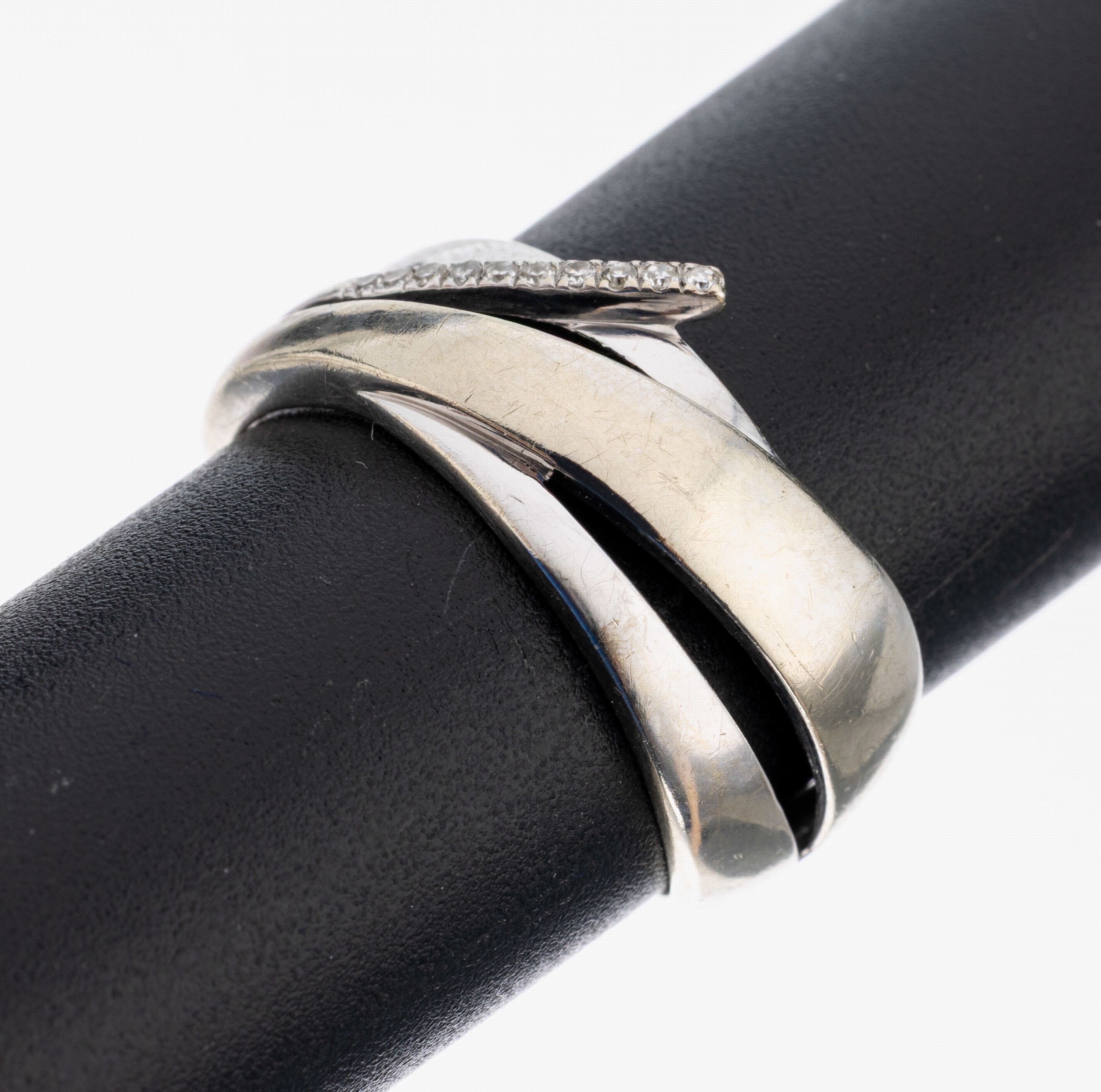 18 kt Gold Diamant-Ring, WG 750/000, 10 8/8-Diamanten zus. ca. 0.10 ct Weiß/si, RW 56,ca. 2.7 g