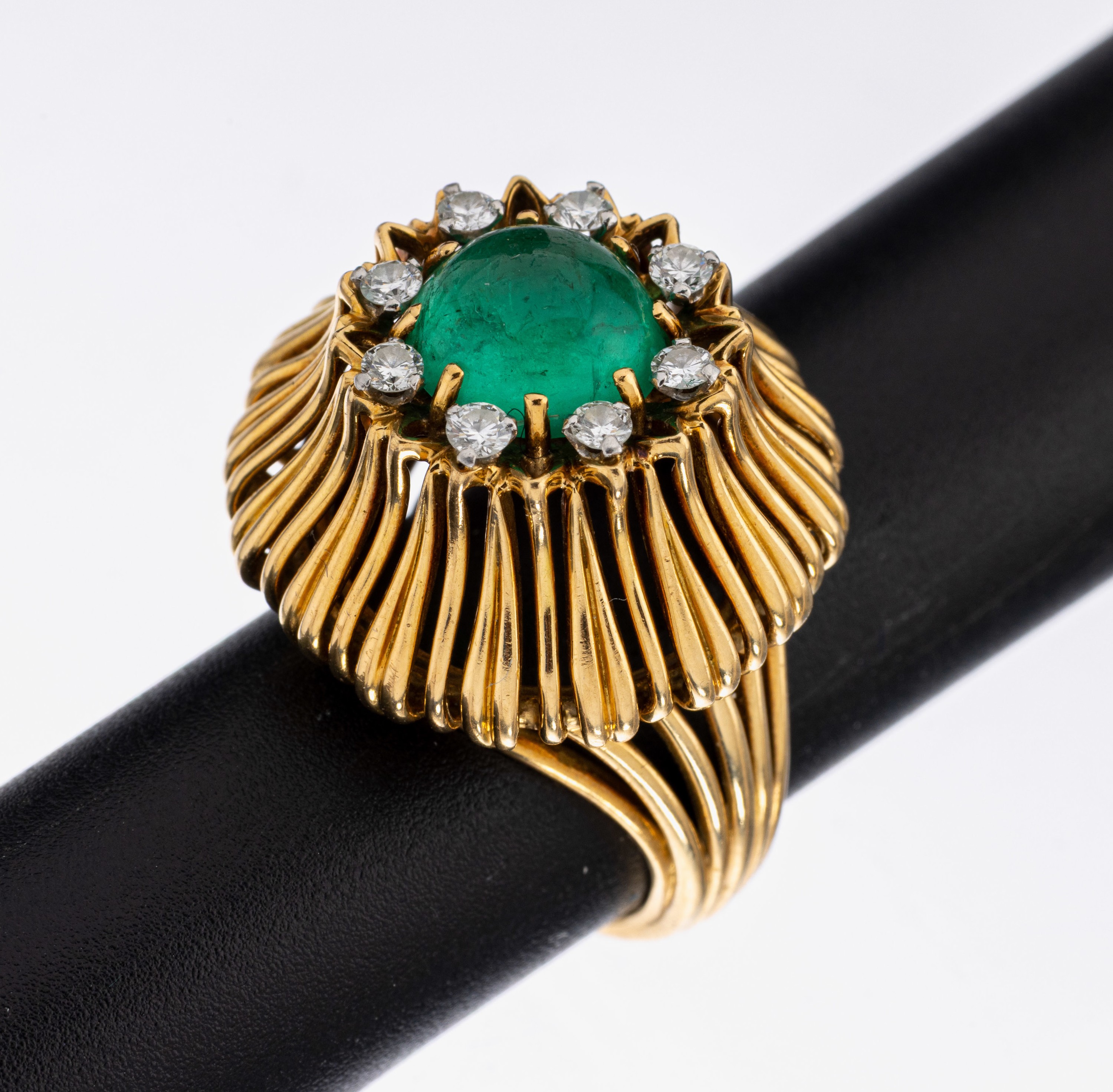 Image 26990257 - 18 kt Gold Smaragd-Brillant-Ring, 1960er Jahre, GG 750/000 gepr., außergewöhnliche ...