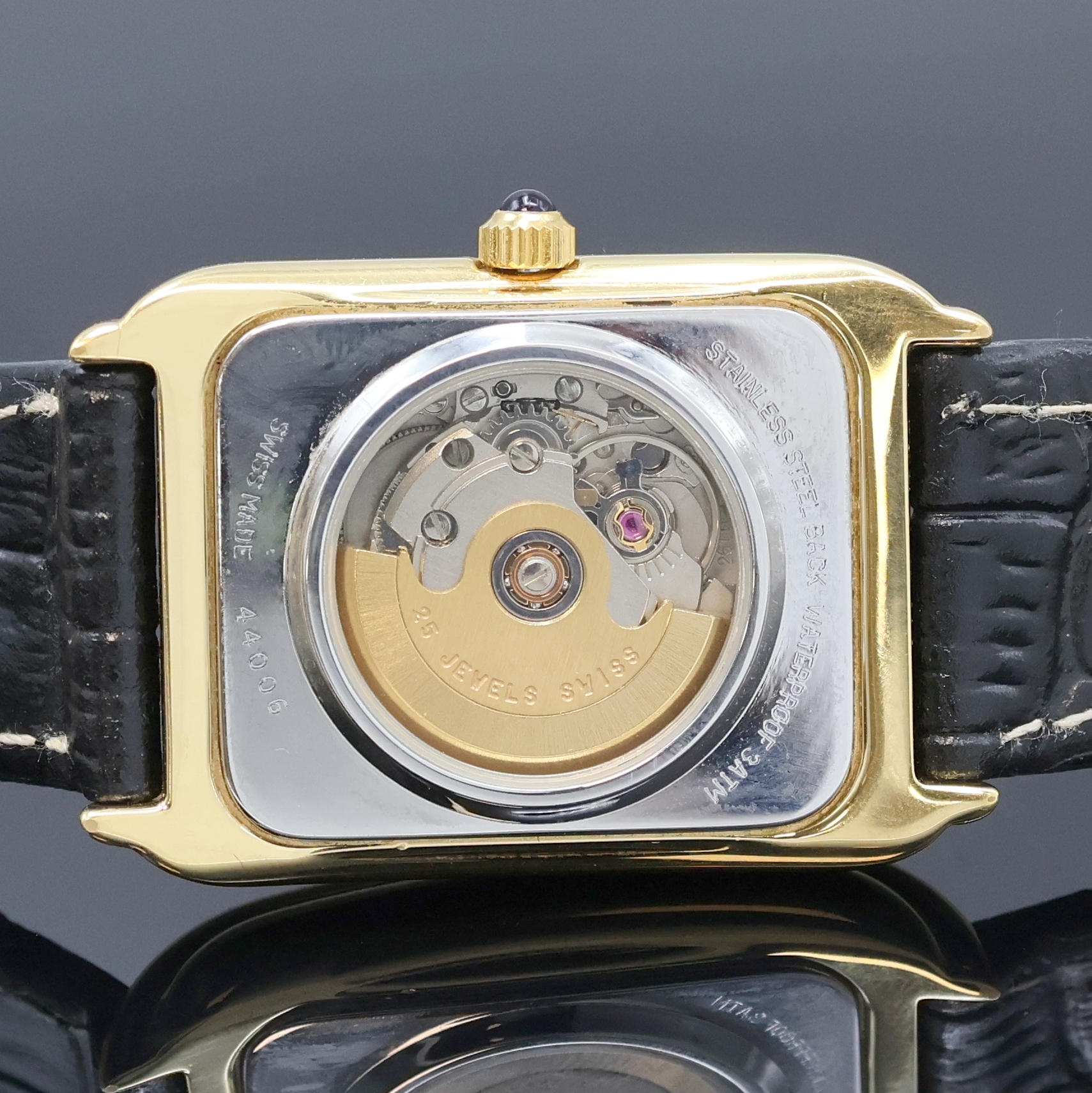 Detail d: AUGUSTE REYMOND rechteckige Armbanduhr, Schweiz um 2000, Automatik, verg. Metallgeh. m. aufgedr. Edelstahlboden beids. vergl., Schmuckkrone, weißes ...
