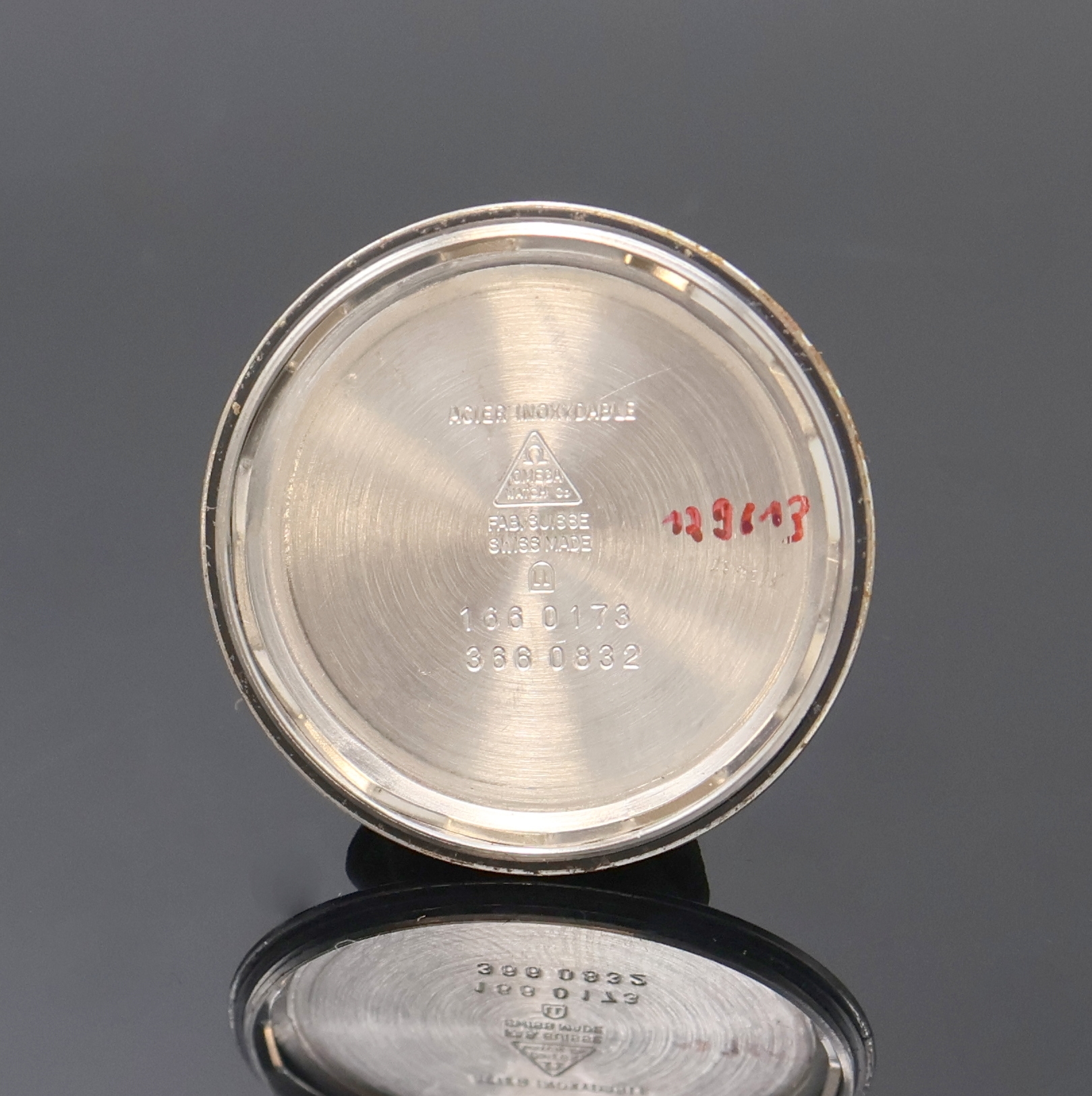 Detail g: OMEGA Herrenarmbanduhr Geneve Referenz 166.0173/366.0832, Automatik, Schweiz um 1975, Boden verschr., integr. Gliederband m. Faltschl. Ref. 1186/215, ...