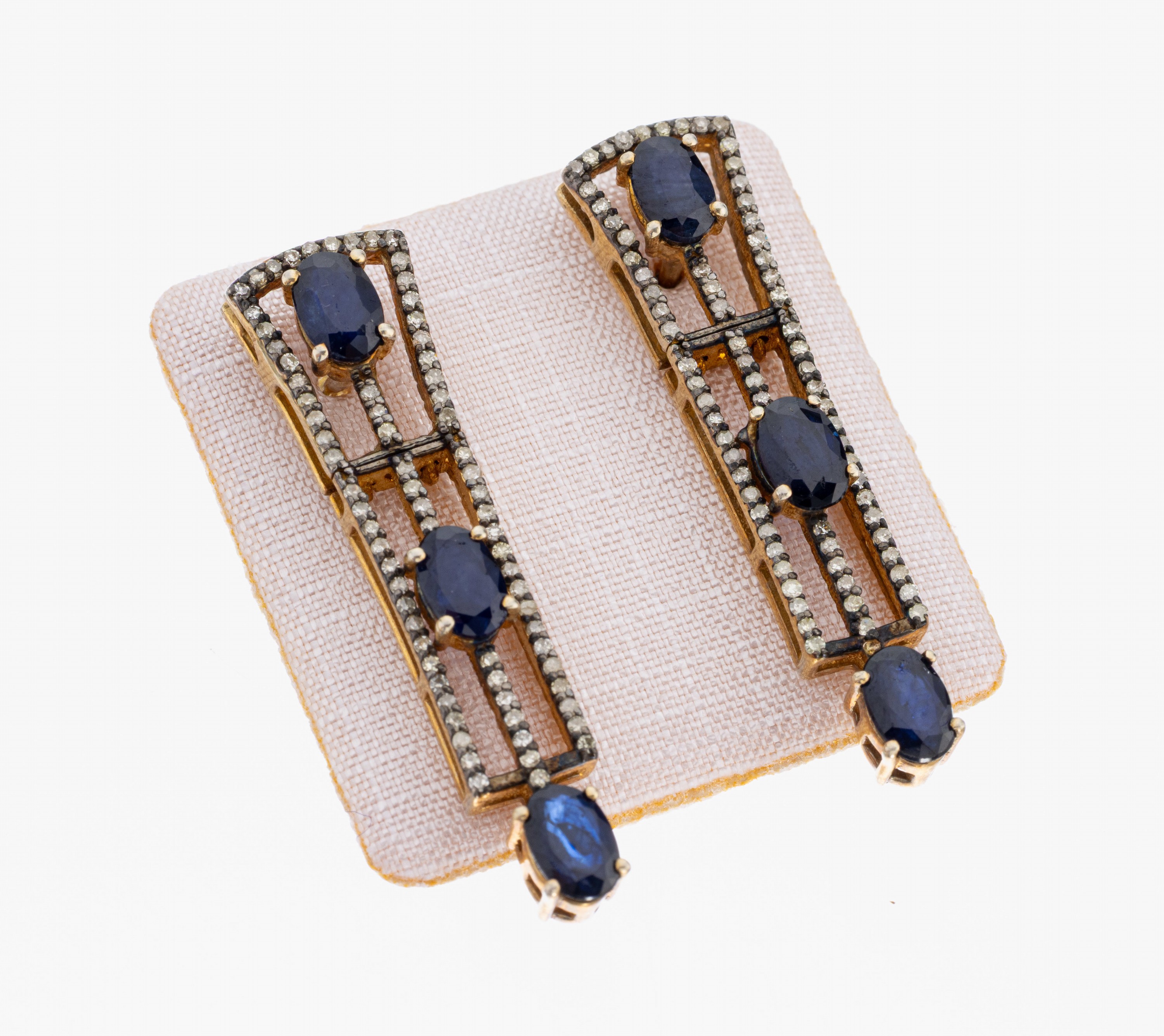 Image 26990299 - Paar Saphir-Diamant-Ohrstecker, Silber verg., geometrische Gestaltung, 6 ovalfacett. ...