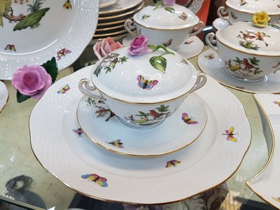 26990201c - Umfangreiches Kaffee-, Mokka- und Speiseservice, Herend, Ungarn, Dekor Rothschild, Ende ...
