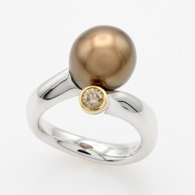 26990214b - Ring mit Tahitizuchtperle und Brillant, RG/WG 750/000, Brill. ca. 0.15 ct Braun/si, ...
