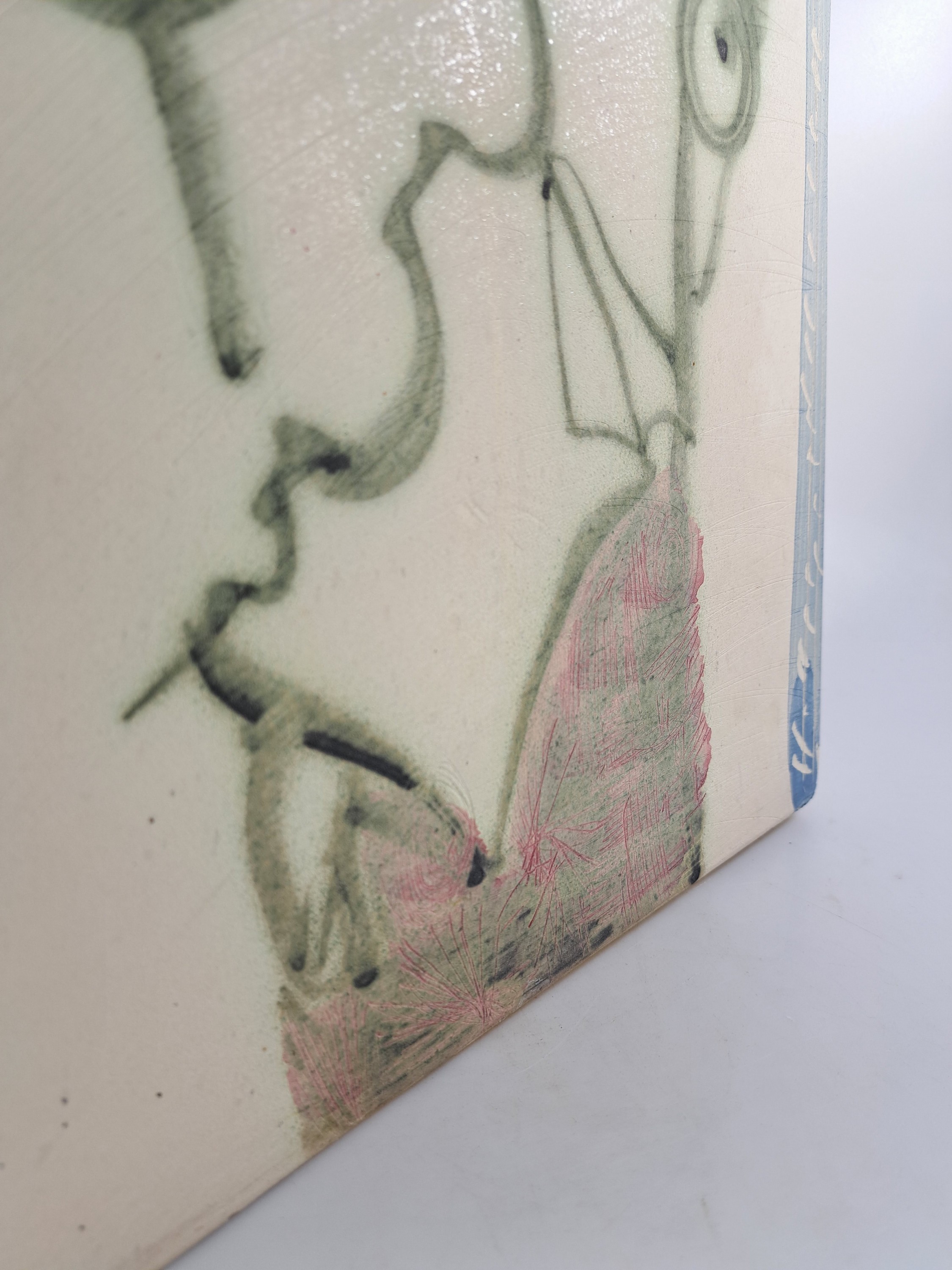 Detail e: Gilbert Portanier, 1926 Cannes-2023 Vallauris , weißer Ton, handbemalt und mit Ritzdekor versehen, Figurenkomposition in ...