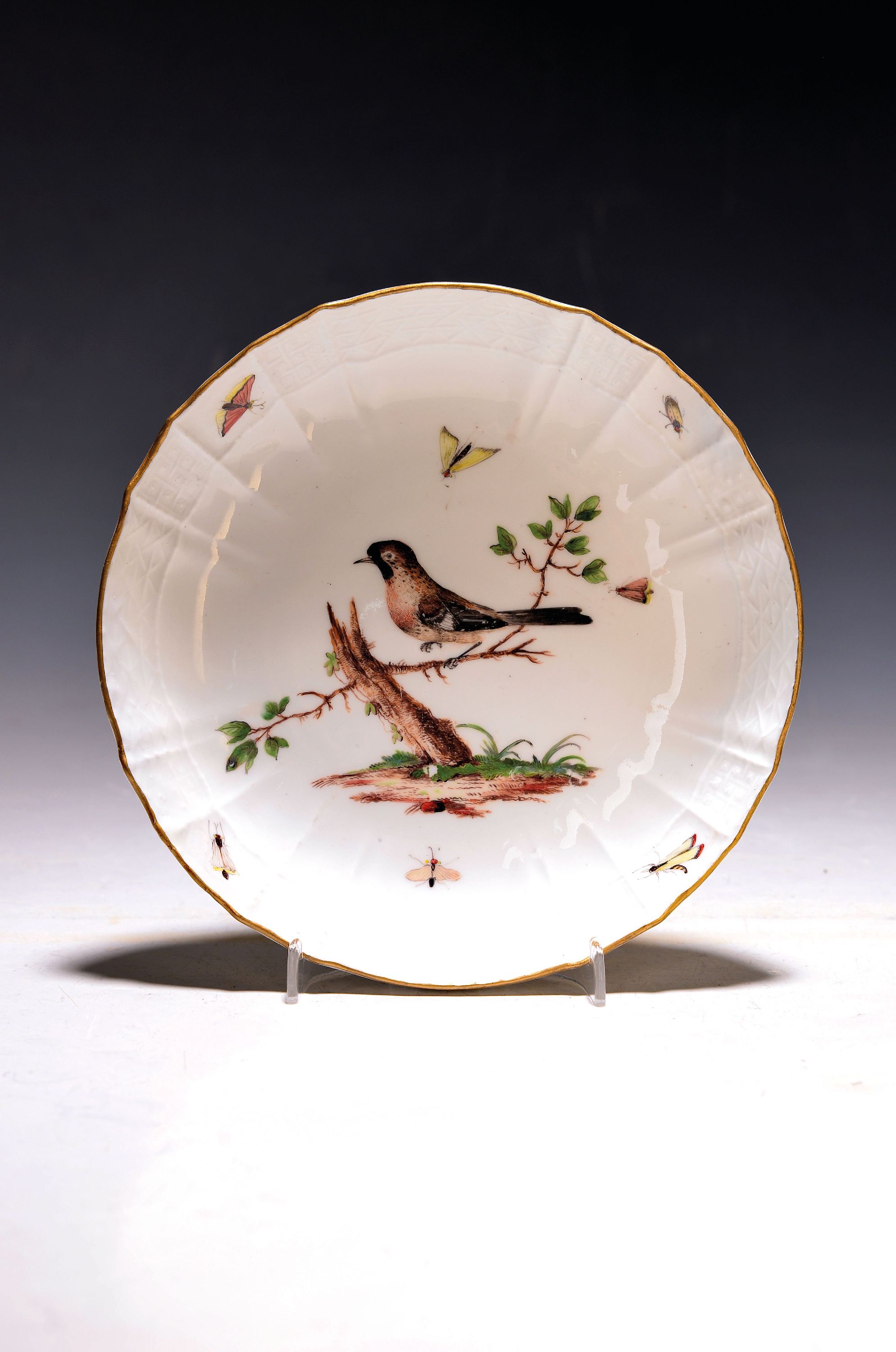 Image 26990461 - Runde Anbietschale mit Vogeldekor, Meissen, um 1750, Altbrandenstein, im Spiegel Vogel ...
