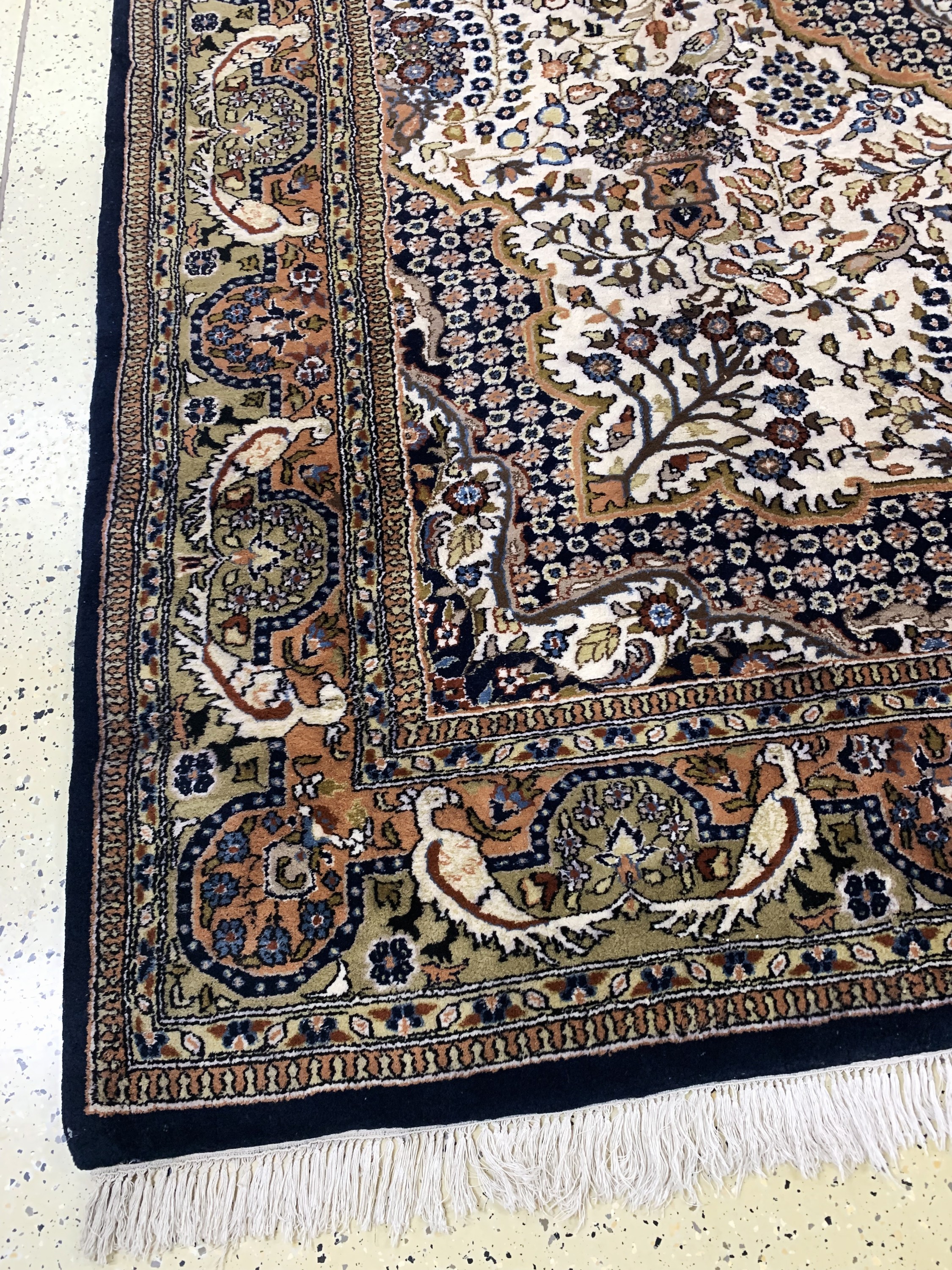 Detail c: Indo Sarogh, Indien, Ende 20.Jhd, Wolle aufBaumwolle, ca. 340 x 253 cm, EHZ: 2