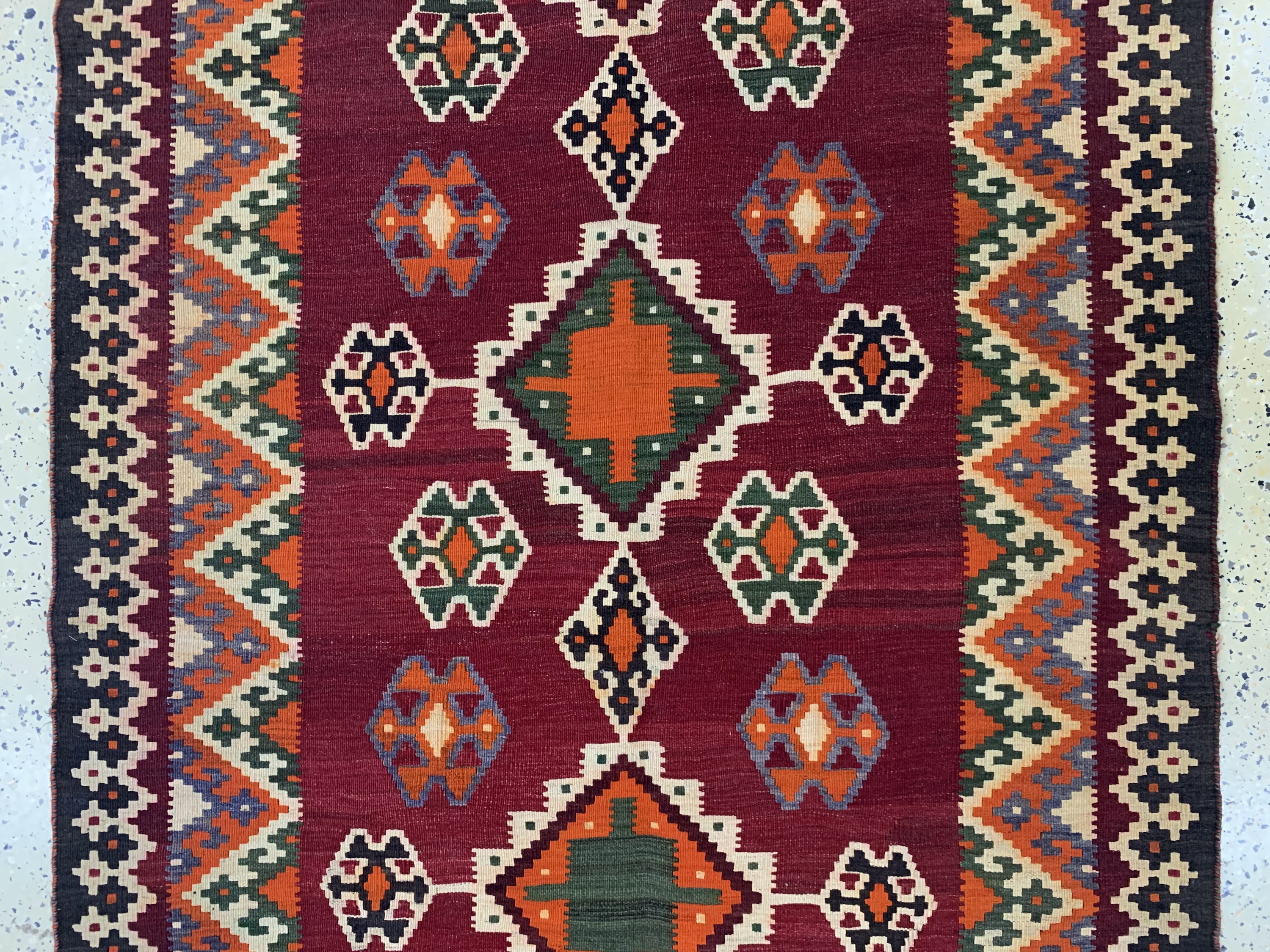 Detail b: Ghaschgai Kelim, Persien, Anfang 20.Jhd, Wolle auf Wolle, ca. 292 x 123 cm, EHZ: 2(restauriert)