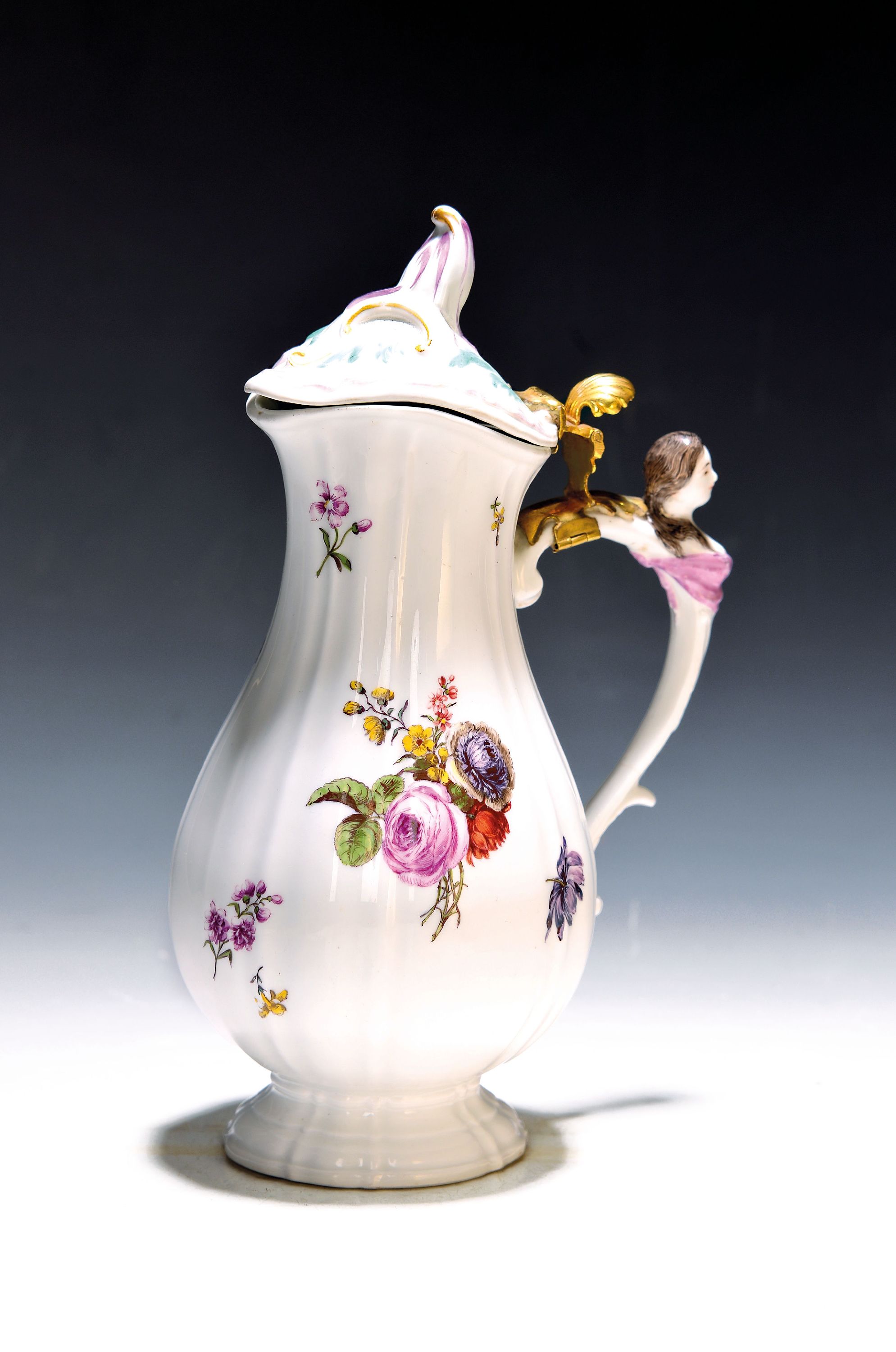 Image 26990467 - Kanne/Krug, Meissen, um 1745, Entwurf J.J. Kaendler, Griff mit Frauenbüste dekoriert, ...