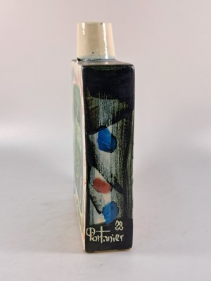 26990431d - Gilbert Portanier, 1926 Cannes-2023 Vallauris , weißer Ton, handbemalt und mit ...