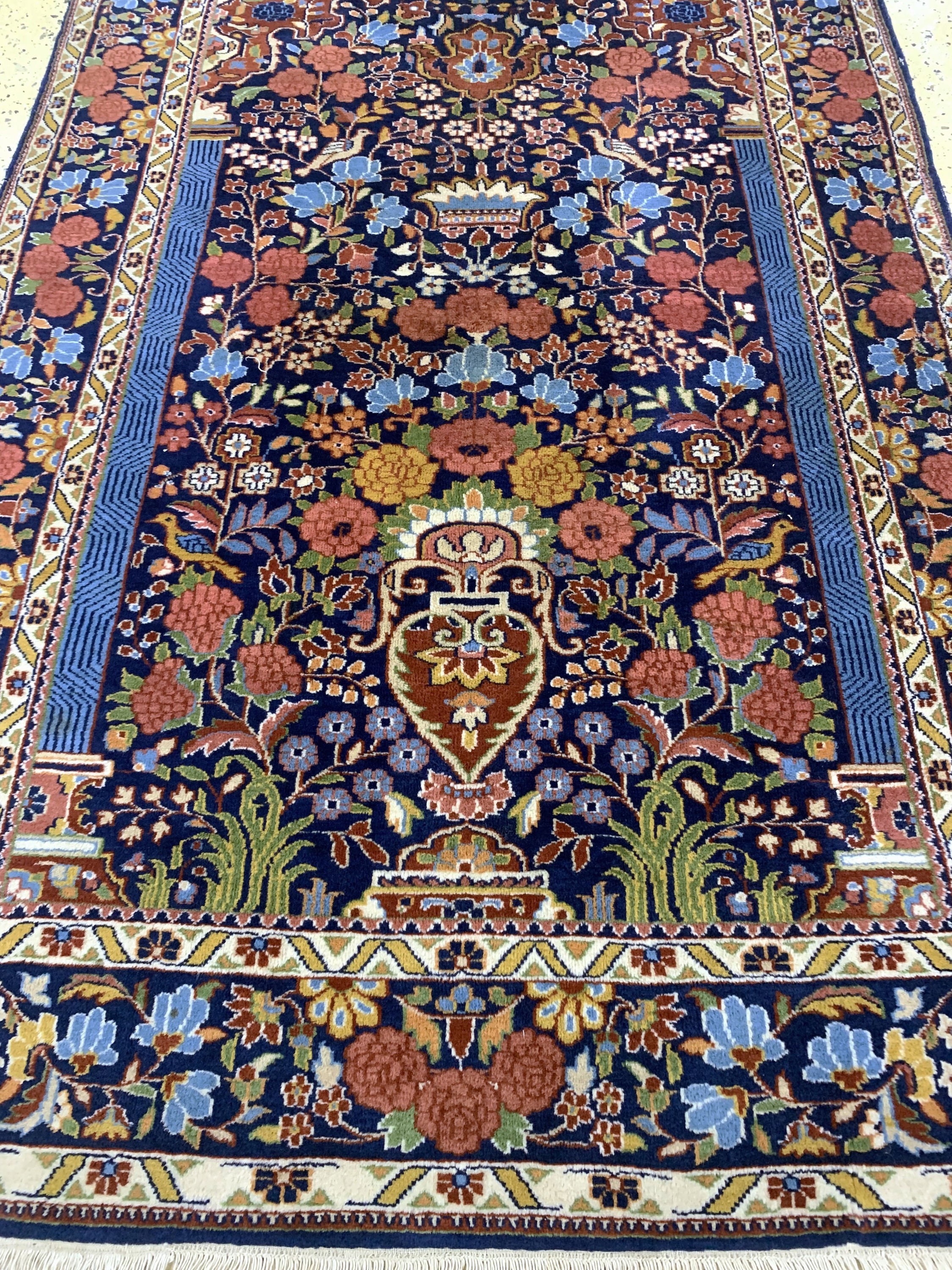 Detail d: Keschan, Rumänien, Mitte 20.Jhd, Wolle auf Baumwolle, ca. 190 x 120 cm, EHZ: 2